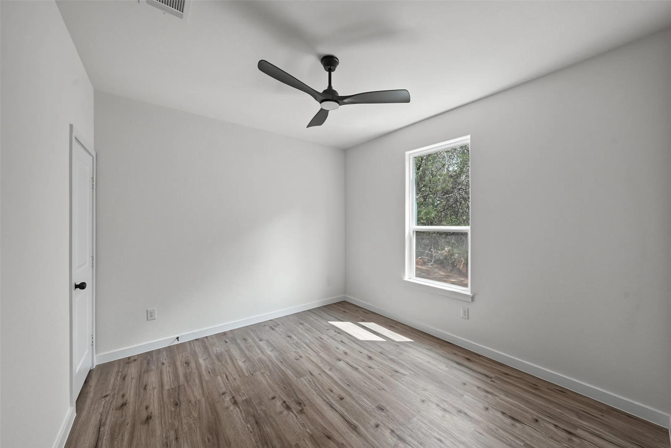 Single Family Residence For Sale in Hood County , 5822 Stonegate Circle, Granbury, Texas 76048, 3 Bedroom, 2 Bathroom, 2 Garage spaces, 1,500 Sqft, built in 2026, mls#21391210, Real Estate Agent in Granbury, Homes For Sale in Hood county, Homes For Sale in Granbury, Realtor in Granbury Texas, Real Estate Brokerage Independent Realty Texas, Luminita Cordes Realtor