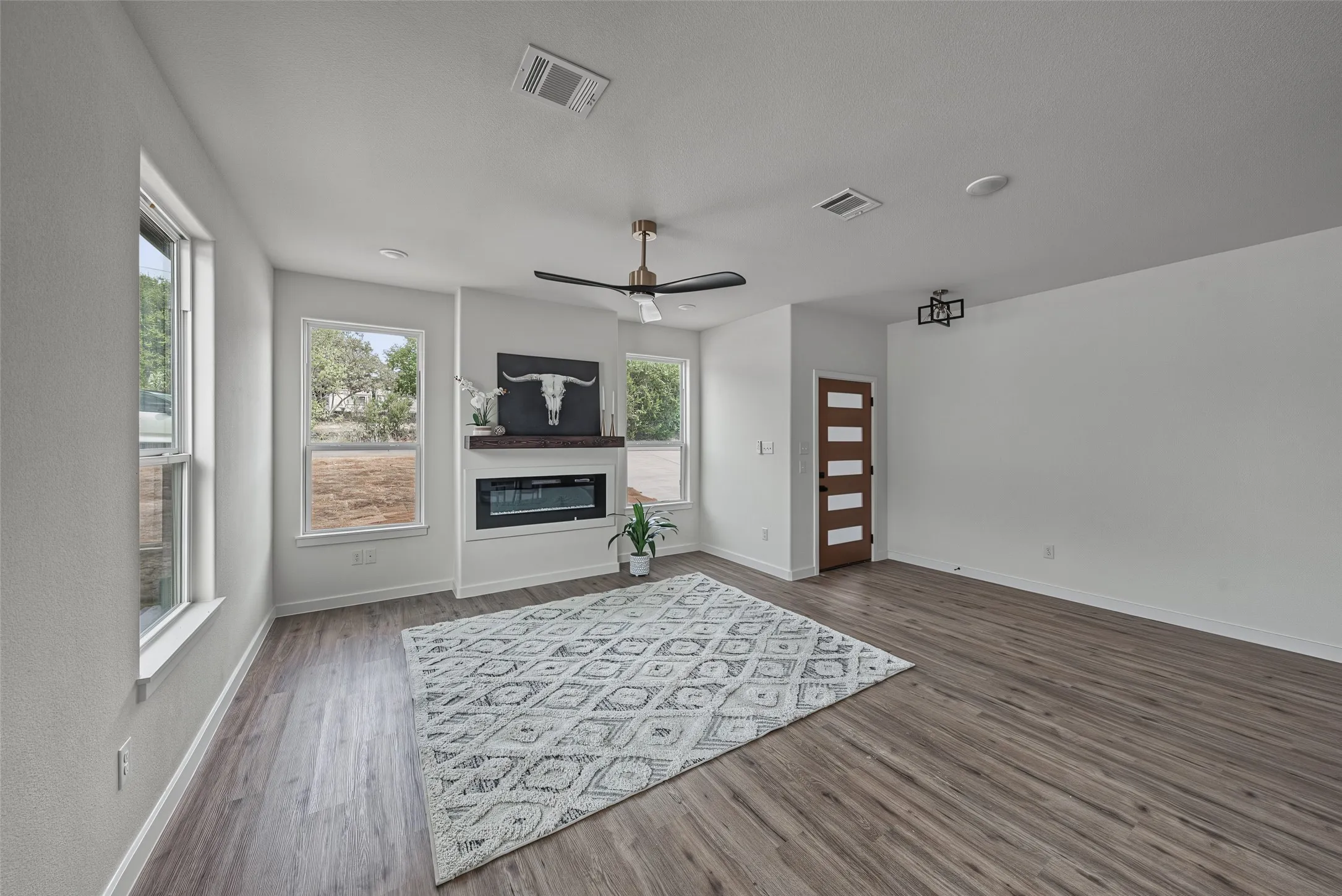 Single Family Residence For Sale in Hood County , 5822 Stonegate Circle, Granbury, Texas 76048, 3 Bedroom, 2 Bathroom, 2 Garage spaces, 1,500 Sqft, built in 2026, mls#21391210, Real Estate Agent in Granbury, Homes For Sale in Hood county, Homes For Sale in Granbury, Realtor in Granbury Texas, Real Estate Brokerage Independent Realty Texas, Luminita Cordes Realtor