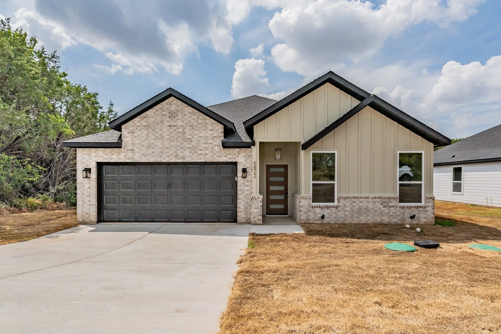 Single Family Residence For Sale in Hood County , 5822 Stonegate Circle, Granbury, Texas 76048, 3 Bedroom, 2 Bathroom, 2 Garage spaces, 1,500 Sqft, built in 2026, mls#21391210, Real Estate Agent in Granbury, Homes For Sale in Hood county, Homes For Sale in Granbury, Realtor in Granbury Texas, Real Estate Brokerage Independent Realty Texas, Luminita Cordes Realtor