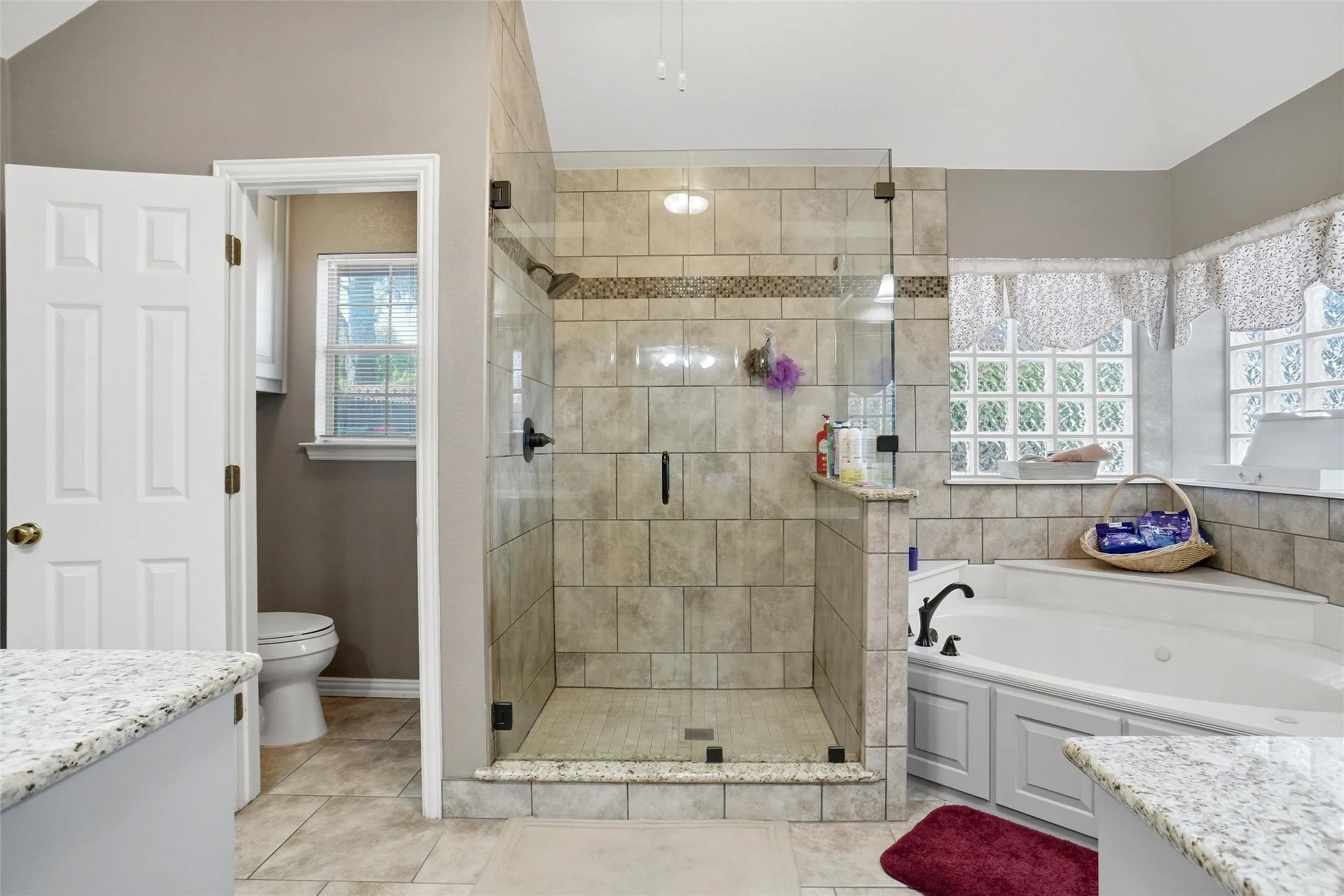 Single Family Residence For Sale in Tarrant County , 1703 Chretien Point Drive, Mansfield, Texas 76063, 4 Bedroom, 3 Bathroom, 3 Garage spaces, 2,513 Sqft, built in 1995, mls#21395553, Real Estate Agent in Mansfield, Homes For Sale in Tarrant county, Homes For Sale in Mansfield, Realtor in Mansfield Texas, Real Estate Brokerage Independent Realty Texas, Luminita Cordes Realtor