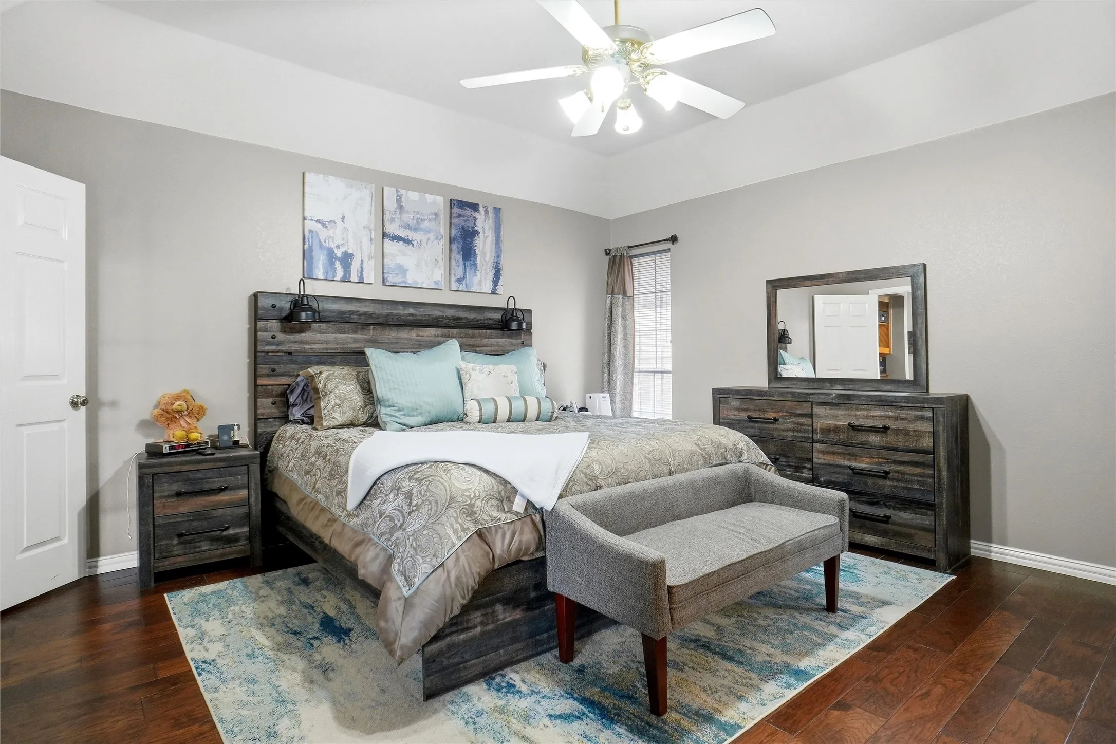 Single Family Residence For Sale in Tarrant County , 1703 Chretien Point Drive, Mansfield, Texas 76063, 4 Bedroom, 3 Bathroom, 3 Garage spaces, 2,513 Sqft, built in 1995, mls#21395553, Real Estate Agent in Mansfield, Homes For Sale in Tarrant county, Homes For Sale in Mansfield, Realtor in Mansfield Texas, Real Estate Brokerage Independent Realty Texas, Luminita Cordes Realtor