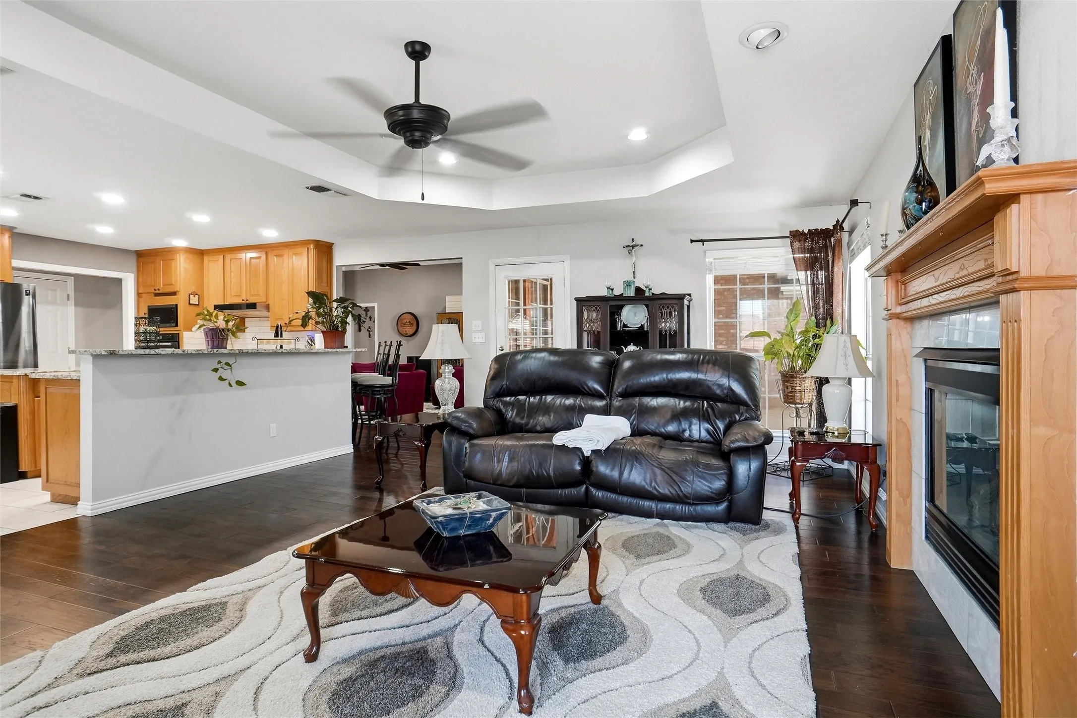 Single Family Residence For Sale in Tarrant County , 1703 Chretien Point Drive, Mansfield, Texas 76063, 4 Bedroom, 3 Bathroom, 3 Garage spaces, 2,513 Sqft, built in 1995, mls#21395553, Real Estate Agent in Mansfield, Homes For Sale in Tarrant county, Homes For Sale in Mansfield, Realtor in Mansfield Texas, Real Estate Brokerage Independent Realty Texas, Luminita Cordes Realtor
