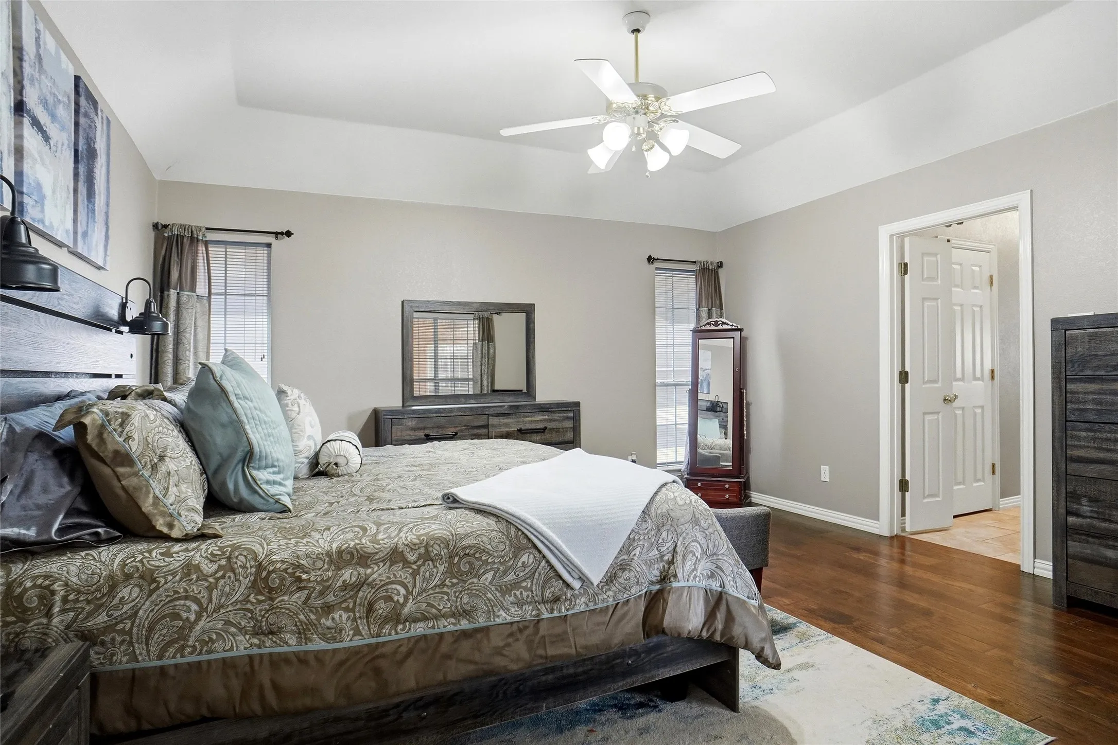 Single Family Residence For Sale in Tarrant County , 1703 Chretien Point Drive, Mansfield, Texas 76063, 4 Bedroom, 3 Bathroom, 3 Garage spaces, 2,513 Sqft, built in 1995, mls#21395553, Real Estate Agent in Mansfield, Homes For Sale in Tarrant county, Homes For Sale in Mansfield, Realtor in Mansfield Texas, Real Estate Brokerage Independent Realty Texas, Luminita Cordes Realtor