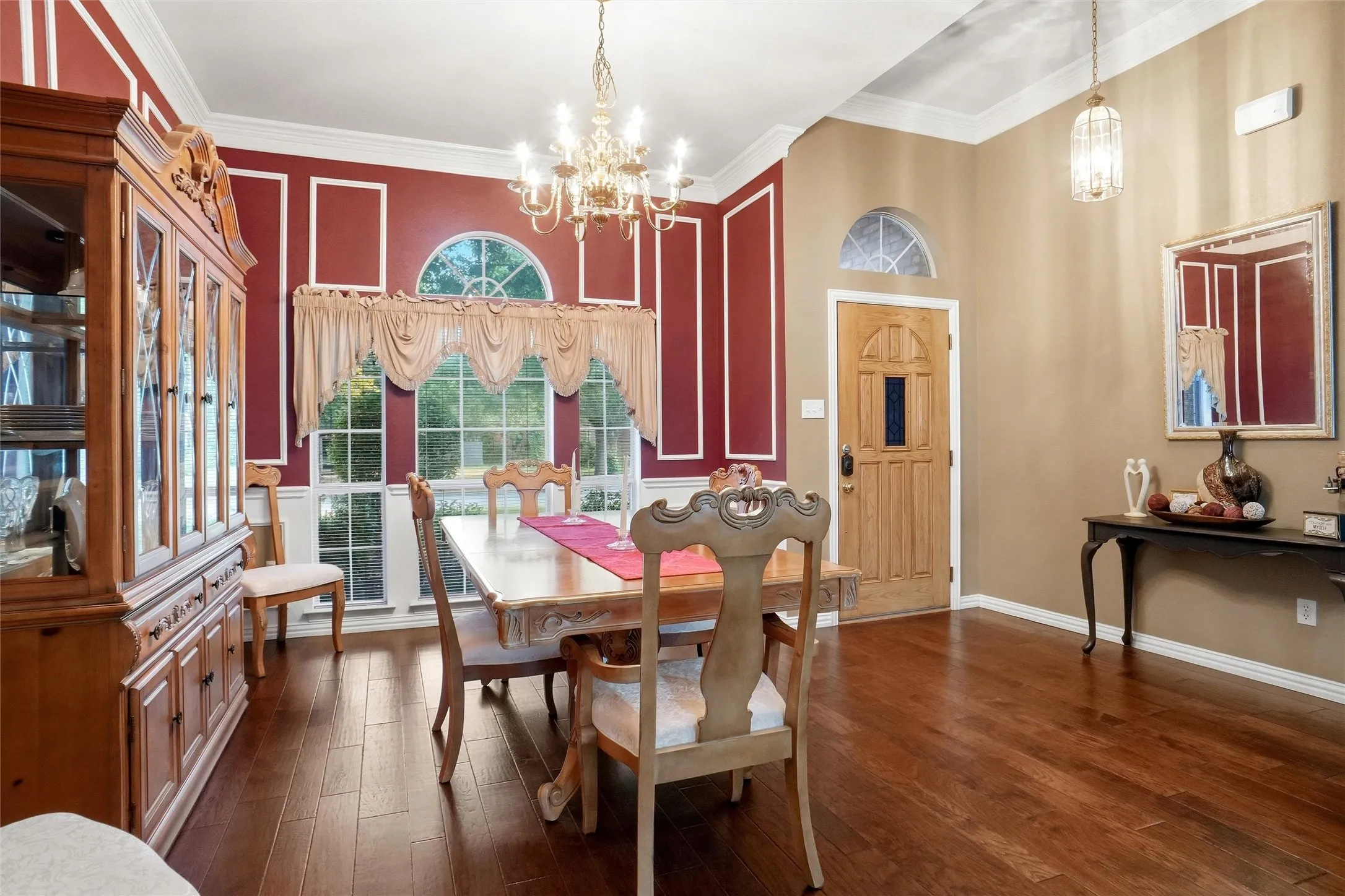 Single Family Residence For Sale in Tarrant County , 1703 Chretien Point Drive, Mansfield, Texas 76063, 4 Bedroom, 3 Bathroom, 3 Garage spaces, 2,513 Sqft, built in 1995, mls#21395553, Real Estate Agent in Mansfield, Homes For Sale in Tarrant county, Homes For Sale in Mansfield, Realtor in Mansfield Texas, Real Estate Brokerage Independent Realty Texas, Luminita Cordes Realtor