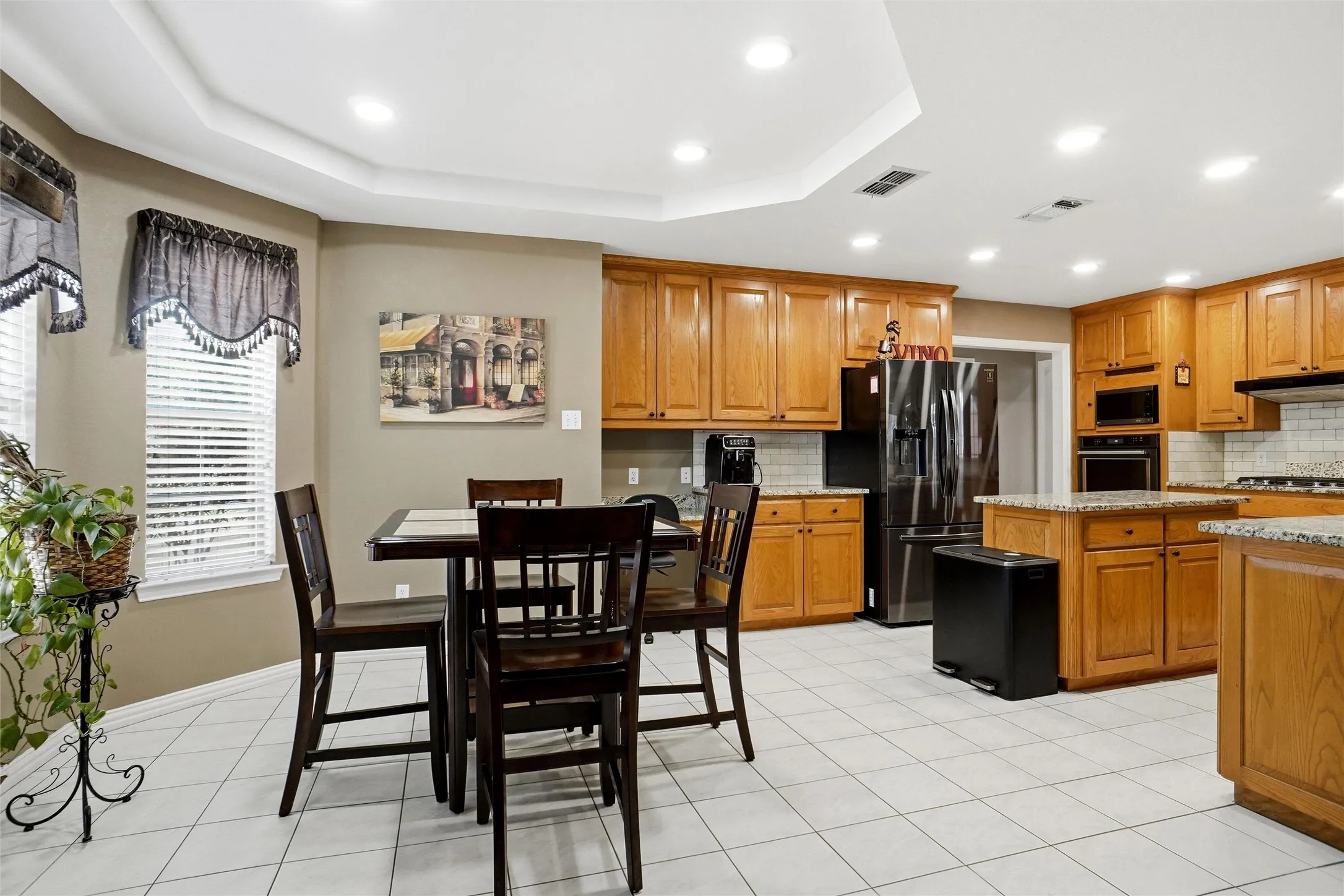 Single Family Residence For Sale in Tarrant County , 1703 Chretien Point Drive, Mansfield, Texas 76063, 4 Bedroom, 3 Bathroom, 3 Garage spaces, 2,513 Sqft, built in 1995, mls#21395553, Real Estate Agent in Mansfield, Homes For Sale in Tarrant county, Homes For Sale in Mansfield, Realtor in Mansfield Texas, Real Estate Brokerage Independent Realty Texas, Luminita Cordes Realtor