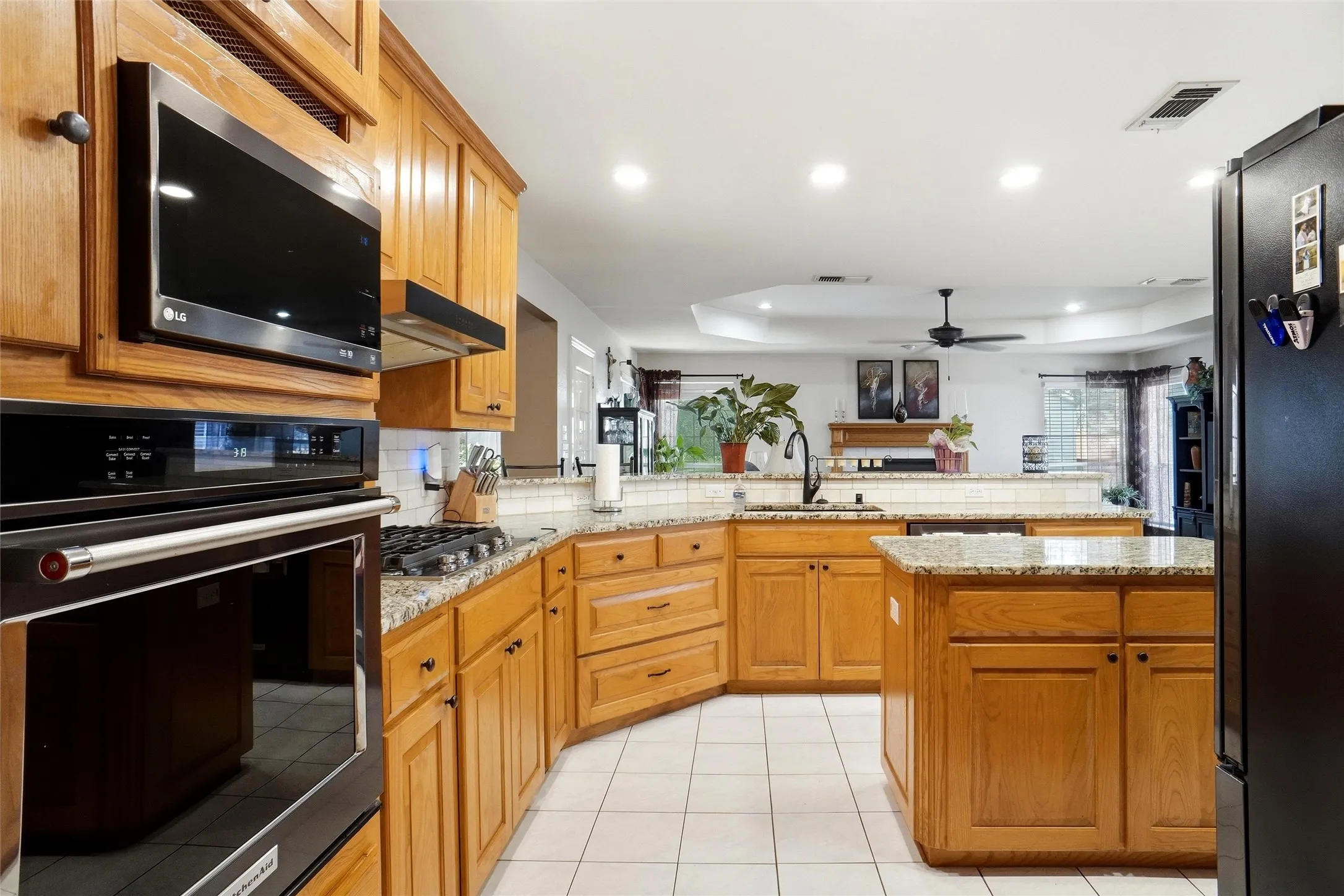 Single Family Residence For Sale in Tarrant County , 1703 Chretien Point Drive, Mansfield, Texas 76063, 4 Bedroom, 3 Bathroom, 3 Garage spaces, 2,513 Sqft, built in 1995, mls#21395553, Real Estate Agent in Mansfield, Homes For Sale in Tarrant county, Homes For Sale in Mansfield, Realtor in Mansfield Texas, Real Estate Brokerage Independent Realty Texas, Luminita Cordes Realtor