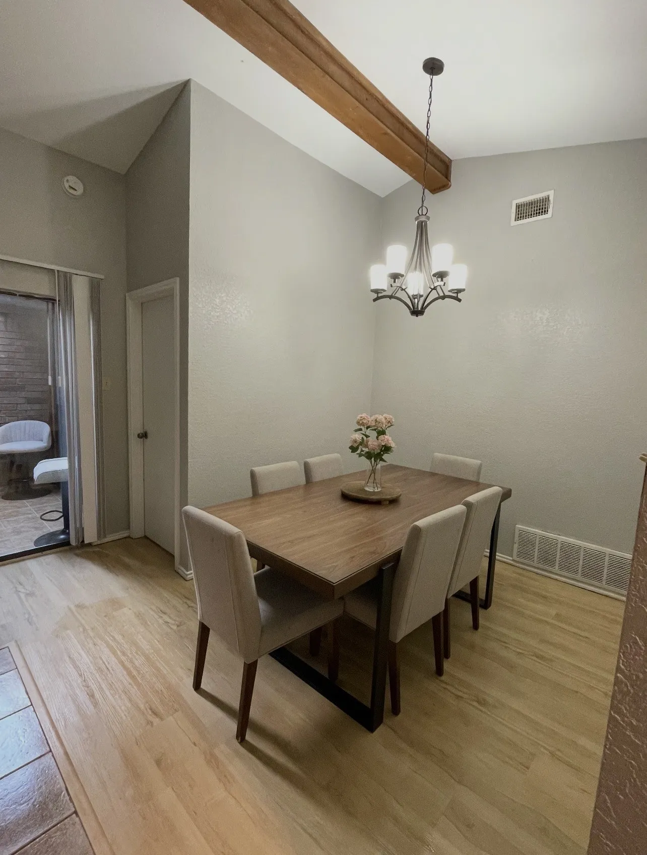 Single Family Residence For Rent in Dallas County , 1109 Hemlock Drive, De Soto, Texas 75115, 3 Bedroom, 2 Bathroom, 2 Garage spaces, 1,427 Sqft, built in 1984, mls#21401244, Real Estate Agent in De Soto, Homes For Rent in Dallas county, Homes For Rent in De Soto, Realtor in De Soto Texas, Real Estate Brokerage Independent Realty Texas, Luminita Cordes Realtor