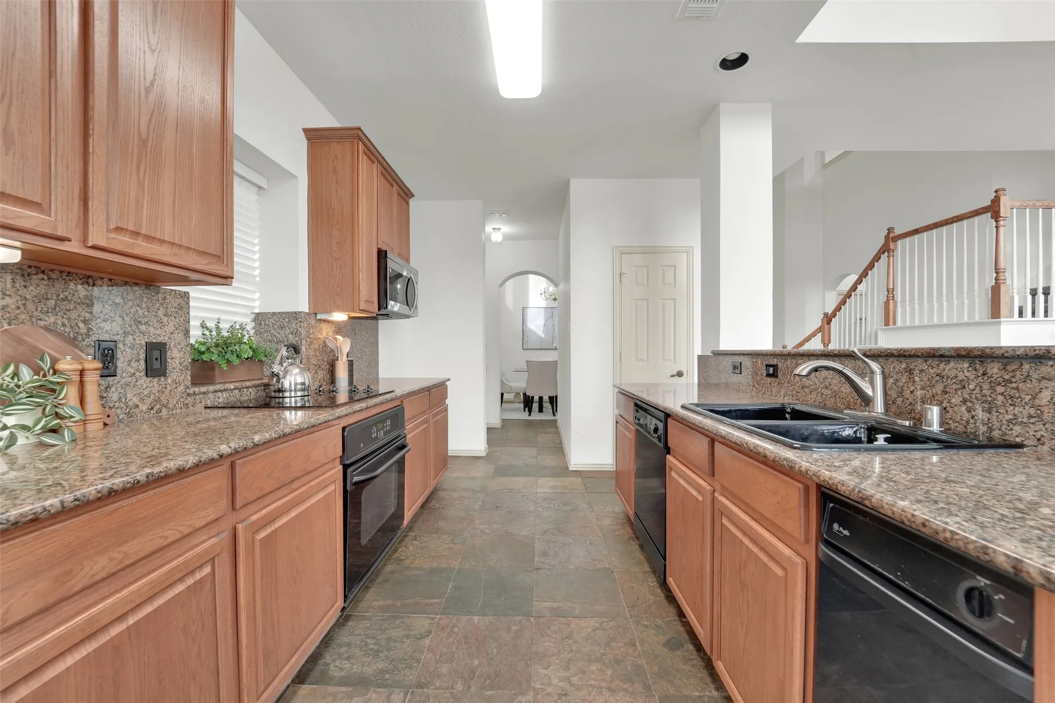 Single Family Residence For Sale in Collin County , 3612 Trinity View Drive, Mc Kinney, Texas 75071, 4 Bedroom, 4 Bathroom, 2 Garage spaces, 3,131 Sqft, built in 2004, mls#21399497, Real Estate Agent in Mc Kinney, Homes For Sale in Collin county, Homes For Sale in Mc Kinney, Realtor in Mc Kinney Texas, Real Estate Brokerage Independent Realty Texas, Luminita Cordes Realtor