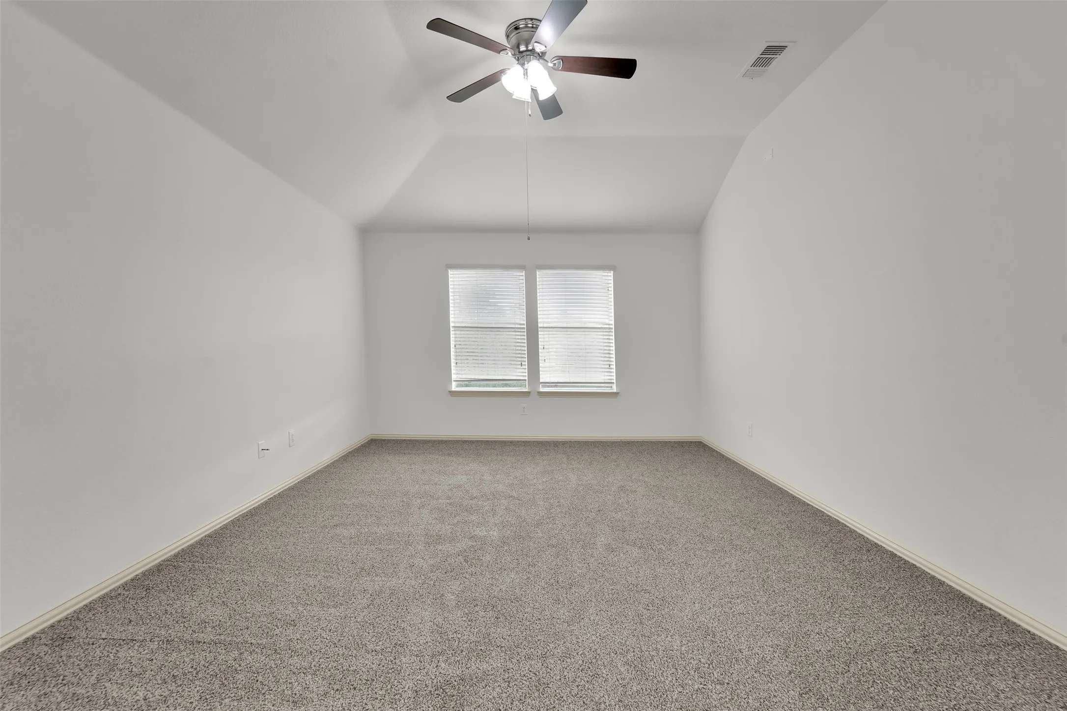 Single Family Residence For Sale in Collin County , 3612 Trinity View Drive, Mc Kinney, Texas 75071, 4 Bedroom, 4 Bathroom, 2 Garage spaces, 3,131 Sqft, built in 2004, mls#21399497, Real Estate Agent in Mc Kinney, Homes For Sale in Collin county, Homes For Sale in Mc Kinney, Realtor in Mc Kinney Texas, Real Estate Brokerage Independent Realty Texas, Luminita Cordes Realtor