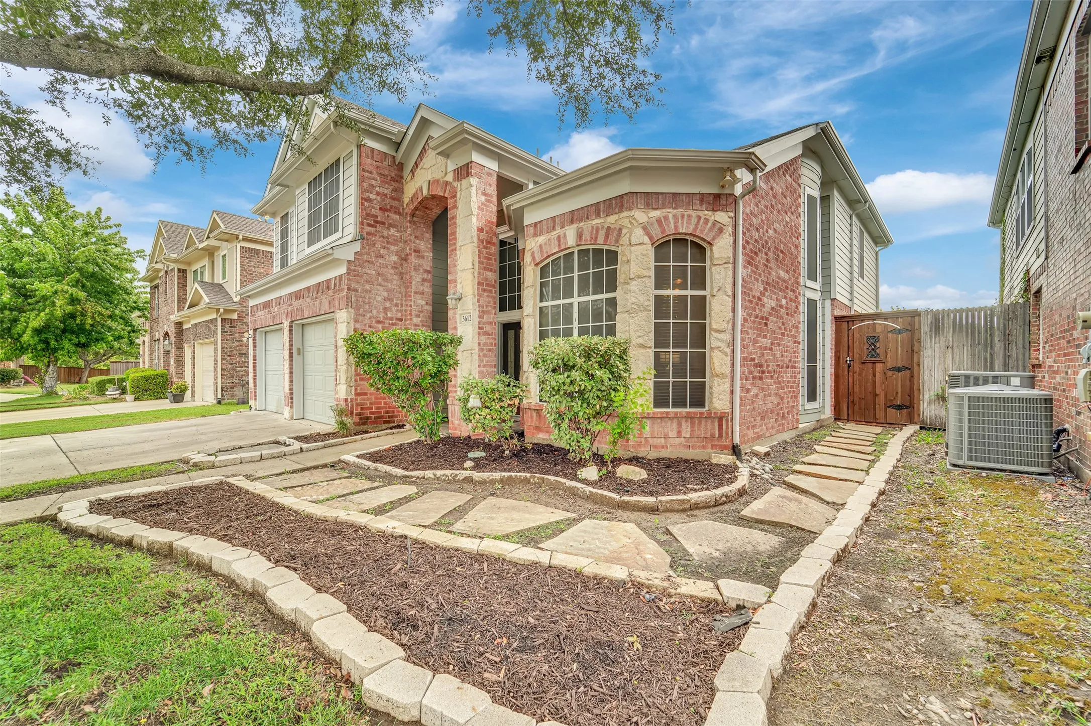 Single Family Residence For Sale in Collin County , 3612 Trinity View Drive, Mc Kinney, Texas 75071, 4 Bedroom, 4 Bathroom, 2 Garage spaces, 3,131 Sqft, built in 2004, mls#21399497, Real Estate Agent in Mc Kinney, Homes For Sale in Collin county, Homes For Sale in Mc Kinney, Realtor in Mc Kinney Texas, Real Estate Brokerage Independent Realty Texas, Luminita Cordes Realtor