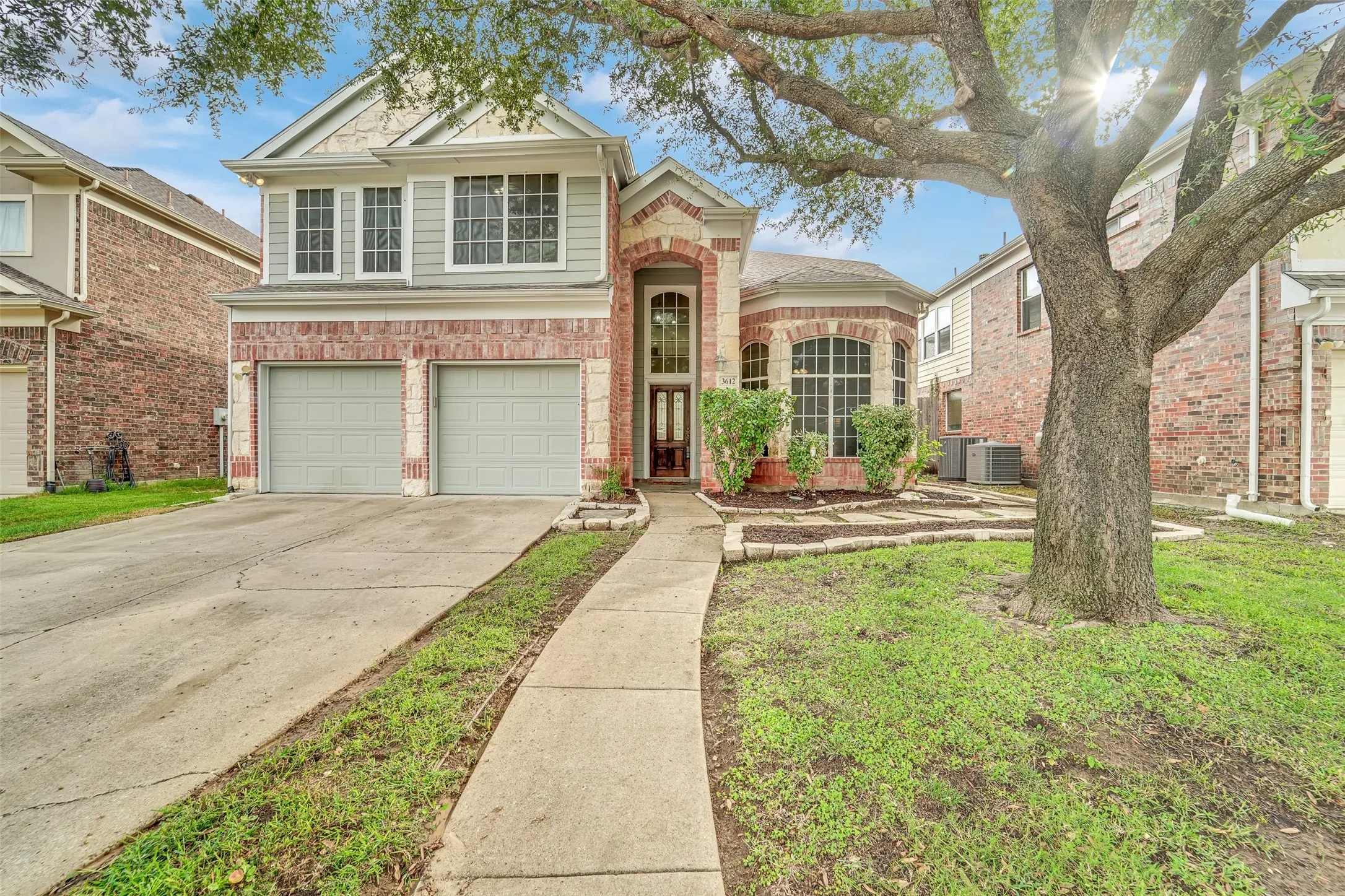 Single Family Residence For Sale in Collin County , 3612 Trinity View Drive, Mc Kinney, Texas 75071, 4 Bedroom, 4 Bathroom, 2 Garage spaces, 3,131 Sqft, built in 2004, mls#21399497, Real Estate Agent in Mc Kinney, Homes For Sale in Collin county, Homes For Sale in Mc Kinney, Realtor in Mc Kinney Texas, Real Estate Brokerage Independent Realty Texas, Luminita Cordes Realtor