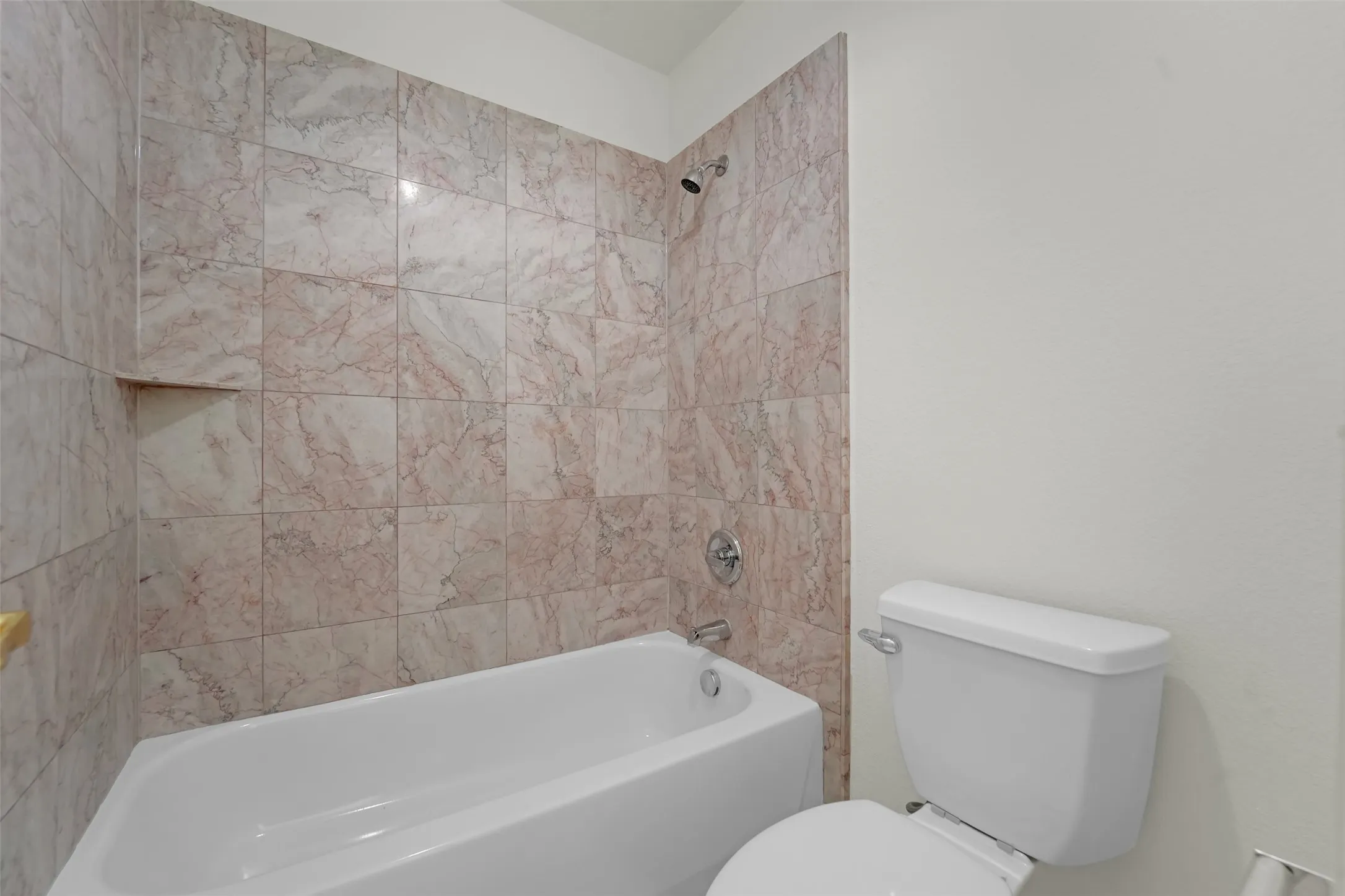 Single Family Residence For Sale in Collin County , 3612 Trinity View Drive, Mc Kinney, Texas 75071, 4 Bedroom, 4 Bathroom, 2 Garage spaces, 3,131 Sqft, built in 2004, mls#21399497, Real Estate Agent in Mc Kinney, Homes For Sale in Collin county, Homes For Sale in Mc Kinney, Realtor in Mc Kinney Texas, Real Estate Brokerage Independent Realty Texas, Luminita Cordes Realtor