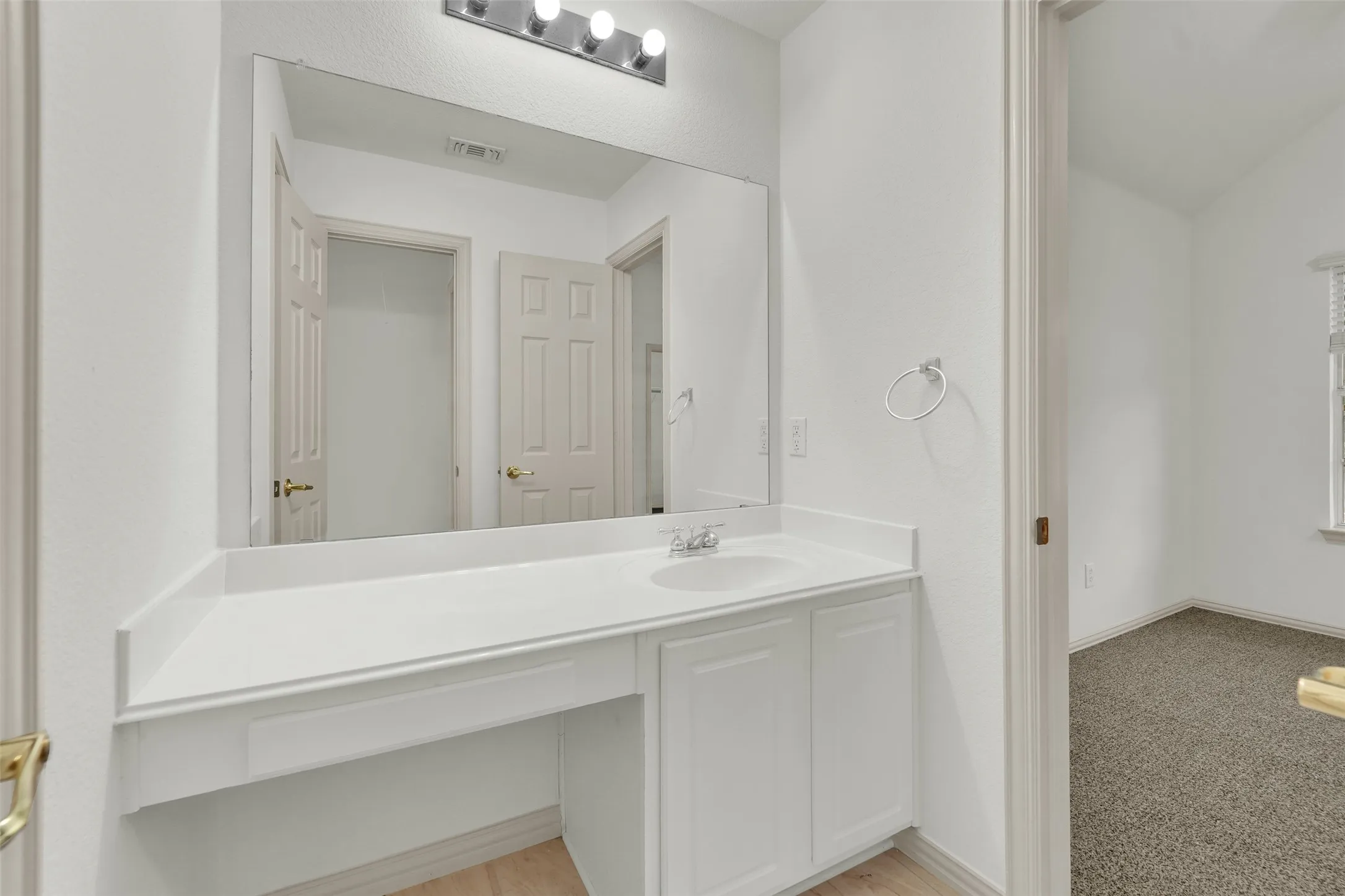 Single Family Residence For Sale in Collin County , 3612 Trinity View Drive, Mc Kinney, Texas 75071, 4 Bedroom, 4 Bathroom, 2 Garage spaces, 3,131 Sqft, built in 2004, mls#21399497, Real Estate Agent in Mc Kinney, Homes For Sale in Collin county, Homes For Sale in Mc Kinney, Realtor in Mc Kinney Texas, Real Estate Brokerage Independent Realty Texas, Luminita Cordes Realtor