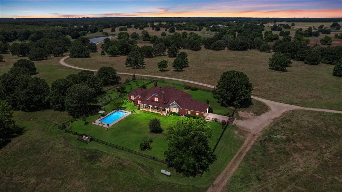 Farm For Sale in Lamar County , 502 County Road 42520, Paris, Texas 75462, 5 Bedroom, 4 Bathroom, 2 Garage spaces, 4,834 Sqft, built in 1988, mls#21400949, Real Estate Agent in Paris, Homes For Sale in Lamar county, Homes For Sale in Paris, Realtor in Paris Texas, Real Estate Brokerage Independent Realty Texas, Luminita Cordes Realtor