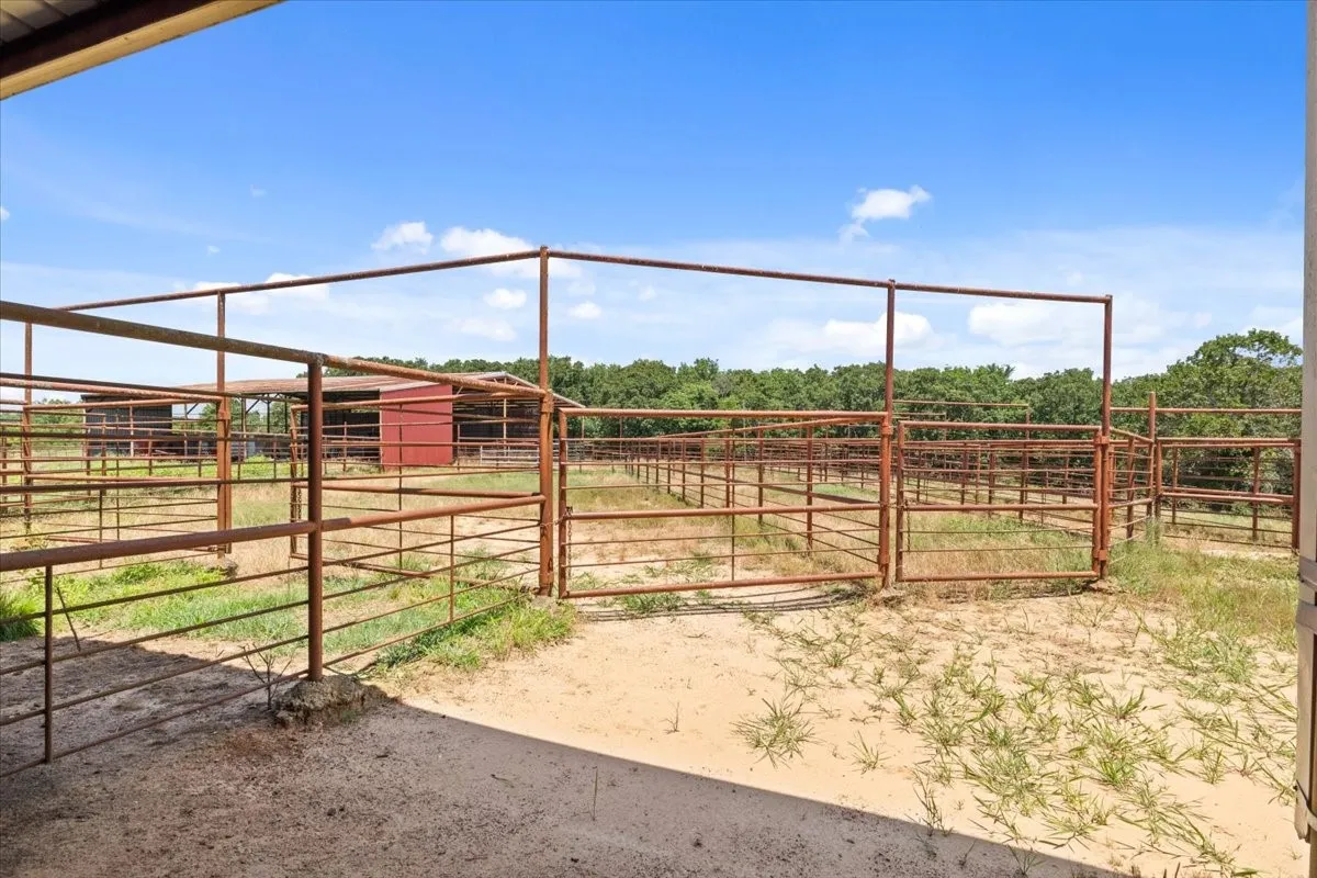 Farm For Sale in Lamar County , 502 County Road 42520, Paris, Texas 75462, 5 Bedroom, 4 Bathroom, 2 Garage spaces, 4,834 Sqft, built in 1988, mls#21400949, Real Estate Agent in Paris, Homes For Sale in Lamar county, Homes For Sale in Paris, Realtor in Paris Texas, Real Estate Brokerage Independent Realty Texas, Luminita Cordes Realtor