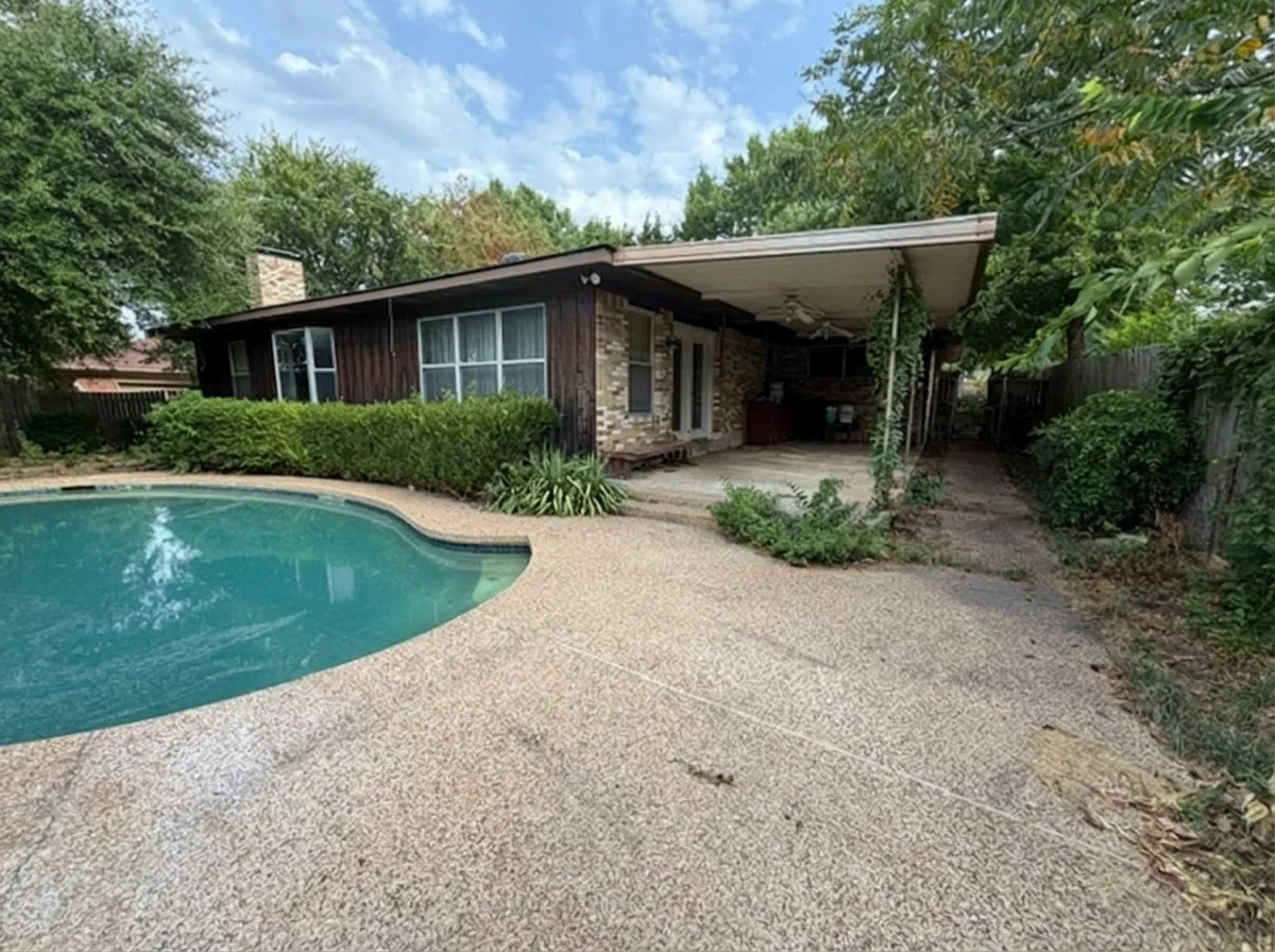 Single Family Residence For Sale in Dallas County , 814 Sequoia Drive, Lancaster, Texas 75146, 3 Bedroom, 2 Bathroom, 2 Garage spaces, 2,441 Sqft, built in 1963, mls#21362053, Real Estate Agent in Lancaster, Homes For Sale in Dallas county, Homes For Sale in Lancaster, Realtor in Lancaster Texas, Real Estate Brokerage Independent Realty Texas, Luminita Cordes Realtor