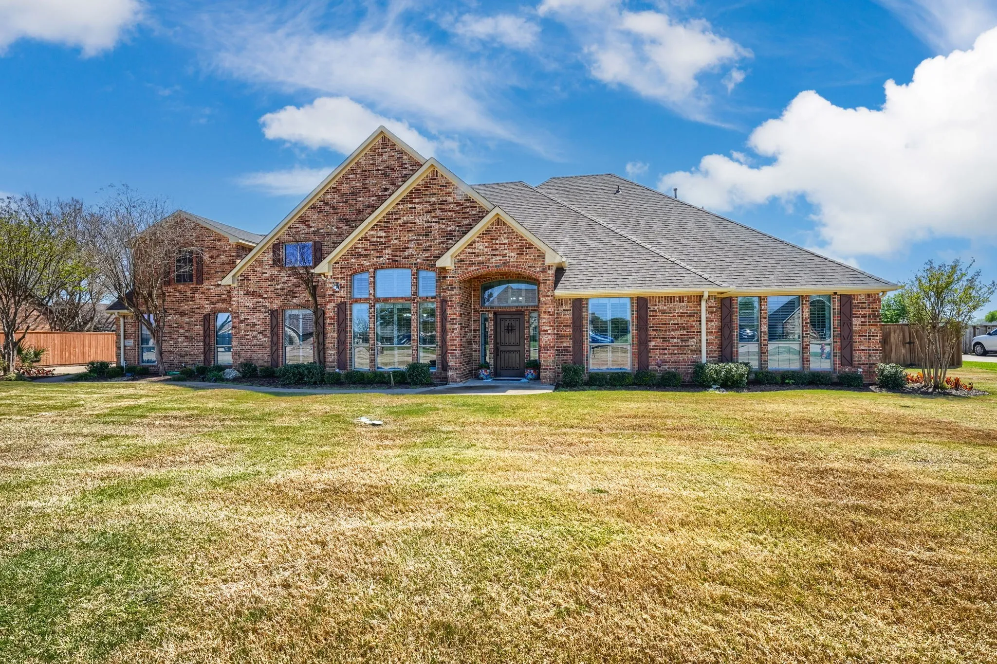 Single Family Residence For Sale in Kaufman County , 18066 Langford Lane, Talty, Texas 75126, 5 Bedroom, 4 Bathroom, 3 Garage spaces, 3,817 Sqft, built in 2005, mls#21401249, Real Estate Agent in Talty, Homes For Sale in Kaufman county, Homes For Sale in Talty, Realtor in Talty Texas, Real Estate Brokerage Independent Realty Texas, Luminita Cordes Realtor