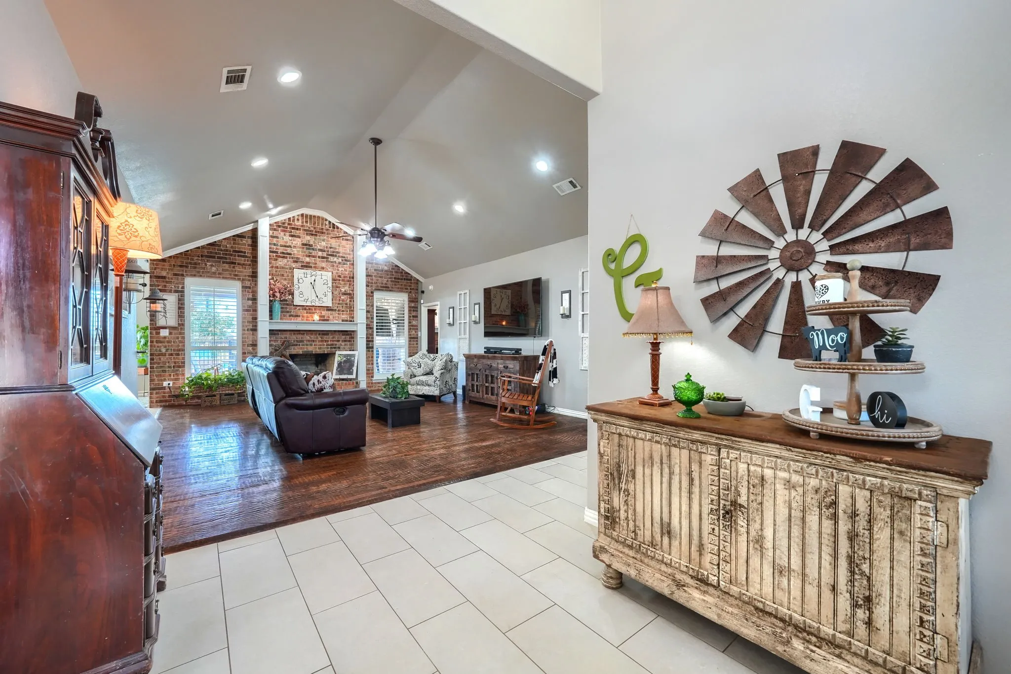 Single Family Residence For Sale in Kaufman County , 18066 Langford Lane, Talty, Texas 75126, 5 Bedroom, 4 Bathroom, 3 Garage spaces, 3,817 Sqft, built in 2005, mls#21401249, Real Estate Agent in Talty, Homes For Sale in Kaufman county, Homes For Sale in Talty, Realtor in Talty Texas, Real Estate Brokerage Independent Realty Texas, Luminita Cordes Realtor