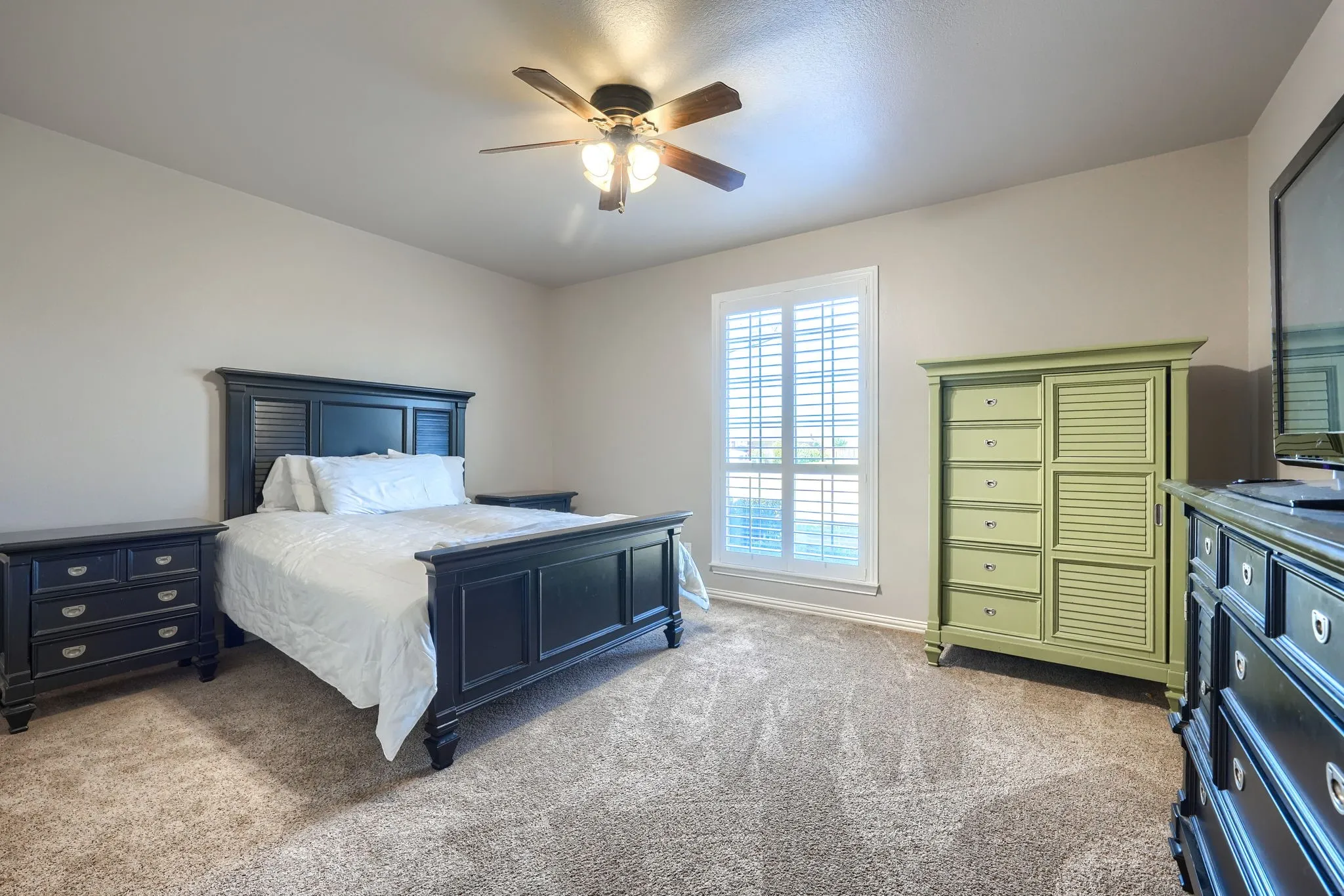 Single Family Residence For Sale in Kaufman County , 18066 Langford Lane, Talty, Texas 75126, 5 Bedroom, 4 Bathroom, 3 Garage spaces, 3,817 Sqft, built in 2005, mls#21401249, Real Estate Agent in Talty, Homes For Sale in Kaufman county, Homes For Sale in Talty, Realtor in Talty Texas, Real Estate Brokerage Independent Realty Texas, Luminita Cordes Realtor
