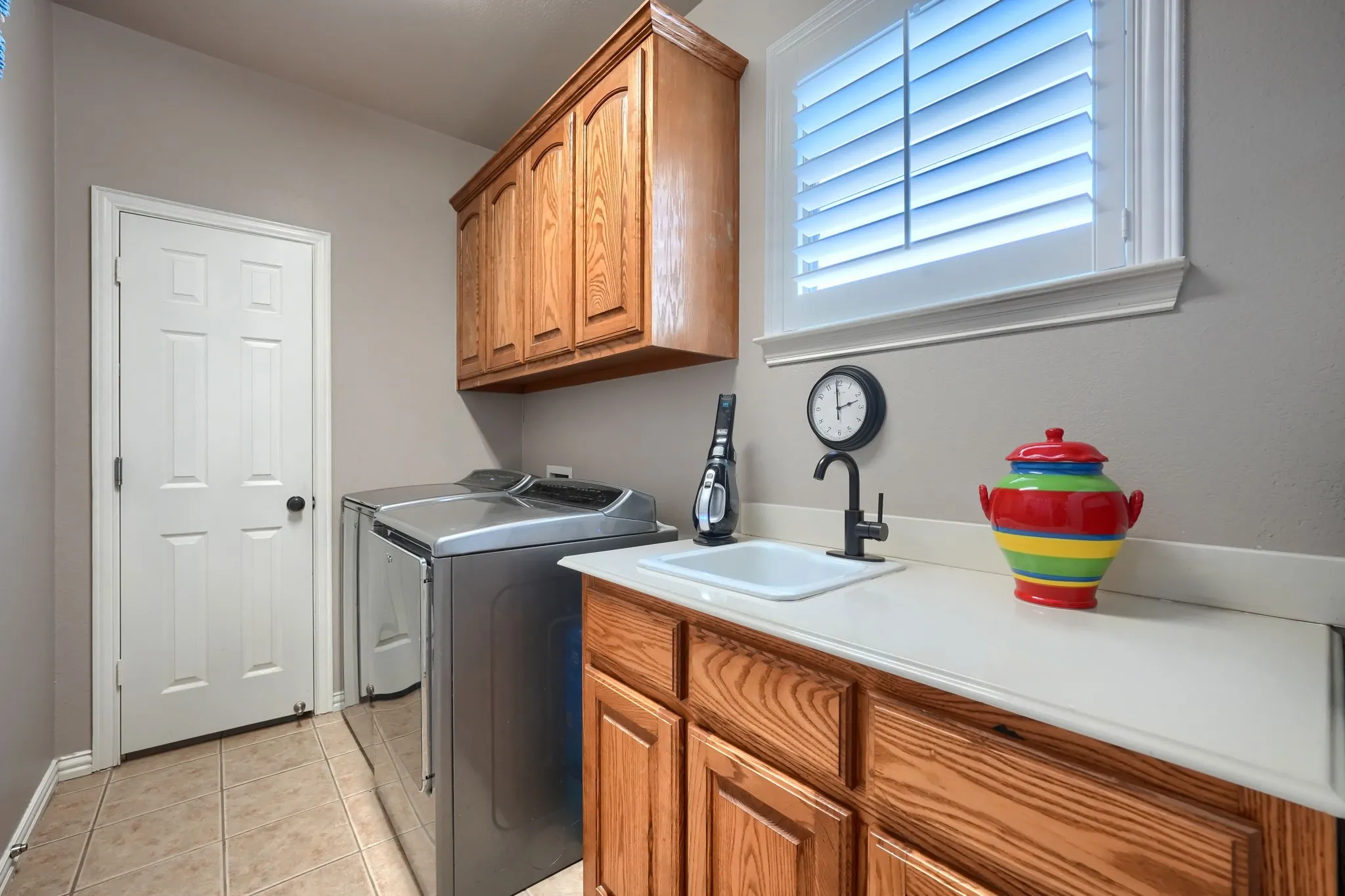 Single Family Residence For Sale in Kaufman County , 18066 Langford Lane, Talty, Texas 75126, 5 Bedroom, 4 Bathroom, 3 Garage spaces, 3,817 Sqft, built in 2005, mls#21401249, Real Estate Agent in Talty, Homes For Sale in Kaufman county, Homes For Sale in Talty, Realtor in Talty Texas, Real Estate Brokerage Independent Realty Texas, Luminita Cordes Realtor