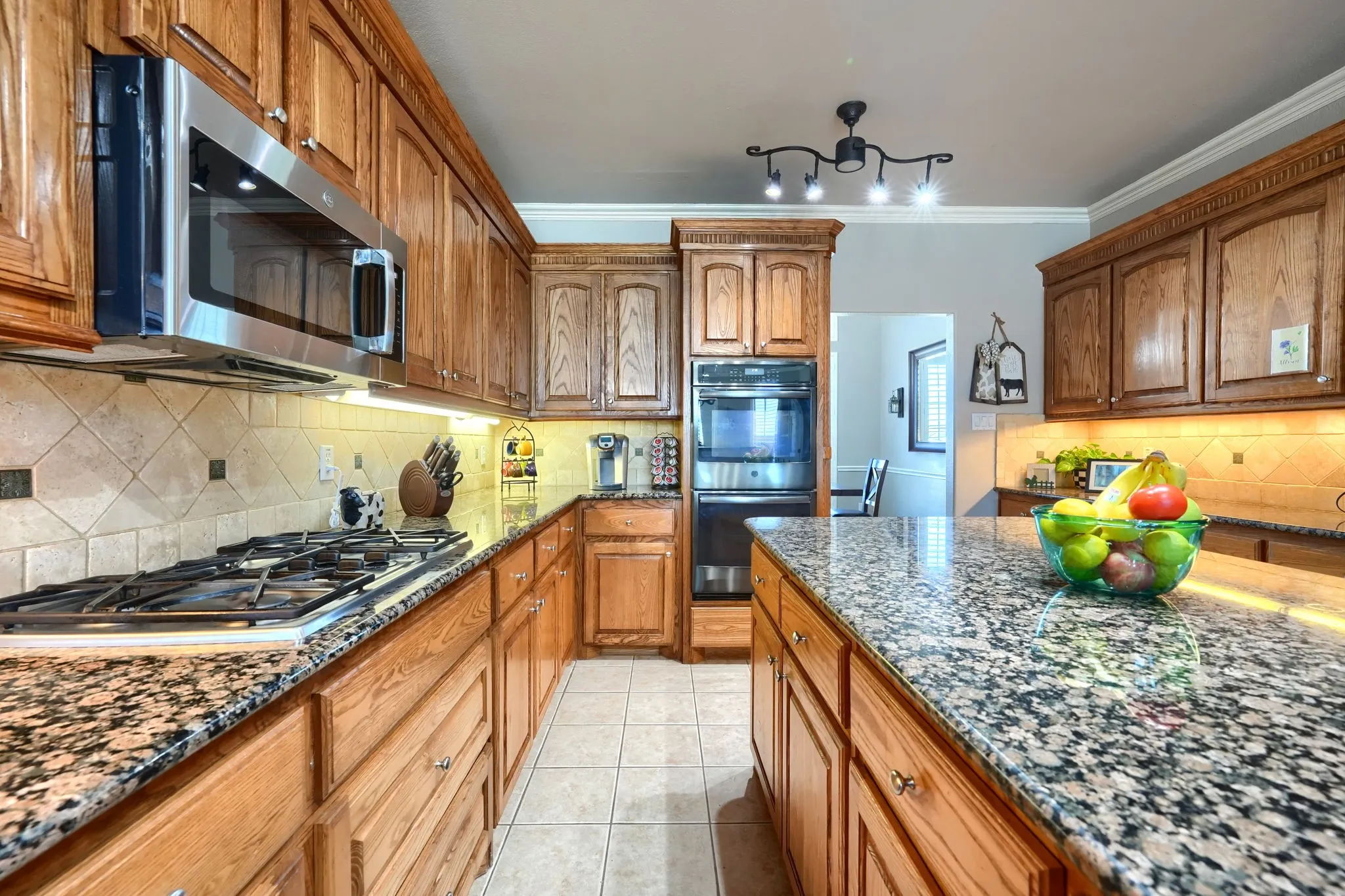 Single Family Residence For Sale in Kaufman County , 18066 Langford Lane, Talty, Texas 75126, 5 Bedroom, 4 Bathroom, 3 Garage spaces, 3,817 Sqft, built in 2005, mls#21401249, Real Estate Agent in Talty, Homes For Sale in Kaufman county, Homes For Sale in Talty, Realtor in Talty Texas, Real Estate Brokerage Independent Realty Texas, Luminita Cordes Realtor