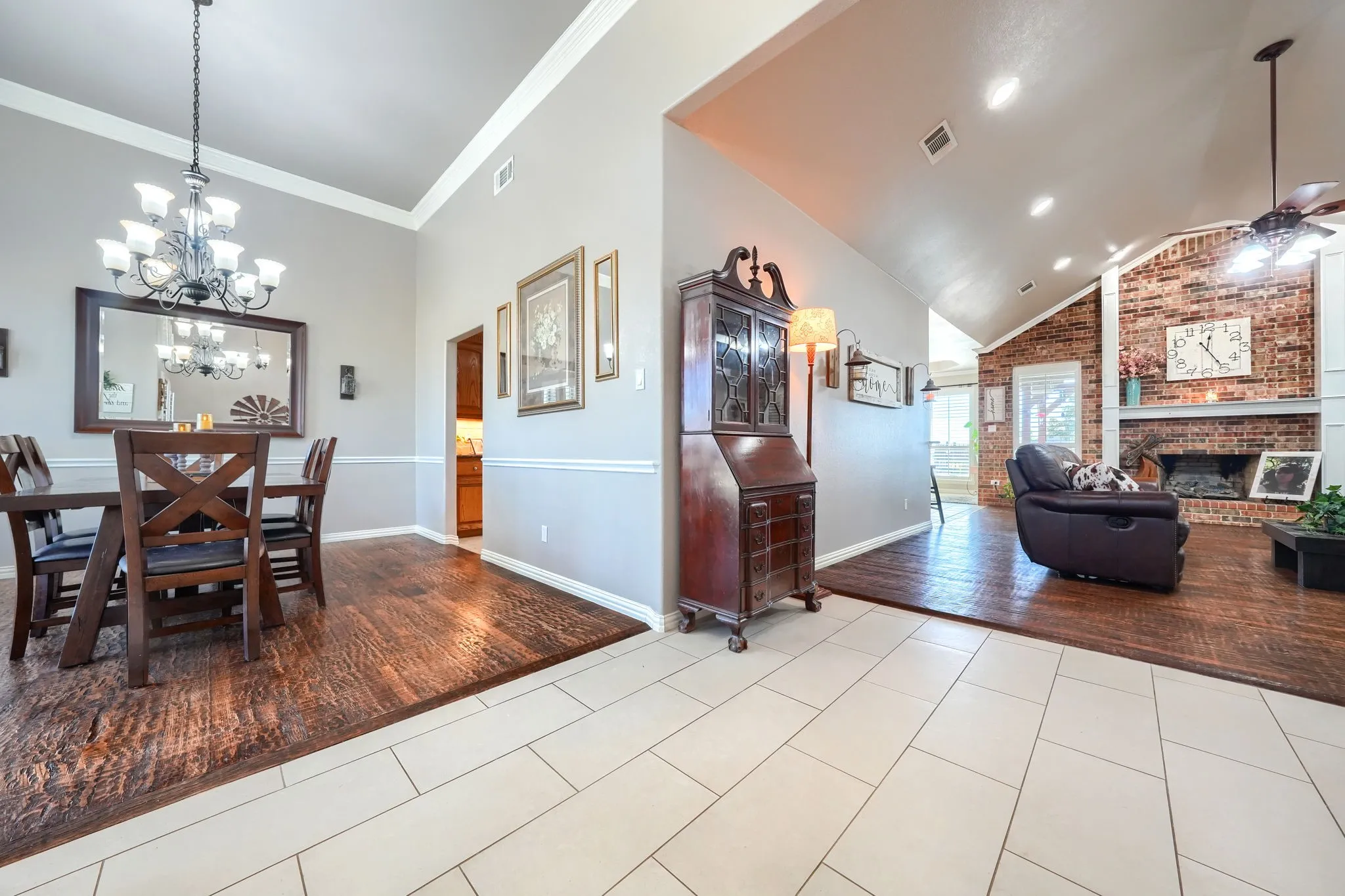 Single Family Residence For Sale in Kaufman County , 18066 Langford Lane, Talty, Texas 75126, 5 Bedroom, 4 Bathroom, 3 Garage spaces, 3,817 Sqft, built in 2005, mls#21401249, Real Estate Agent in Talty, Homes For Sale in Kaufman county, Homes For Sale in Talty, Realtor in Talty Texas, Real Estate Brokerage Independent Realty Texas, Luminita Cordes Realtor