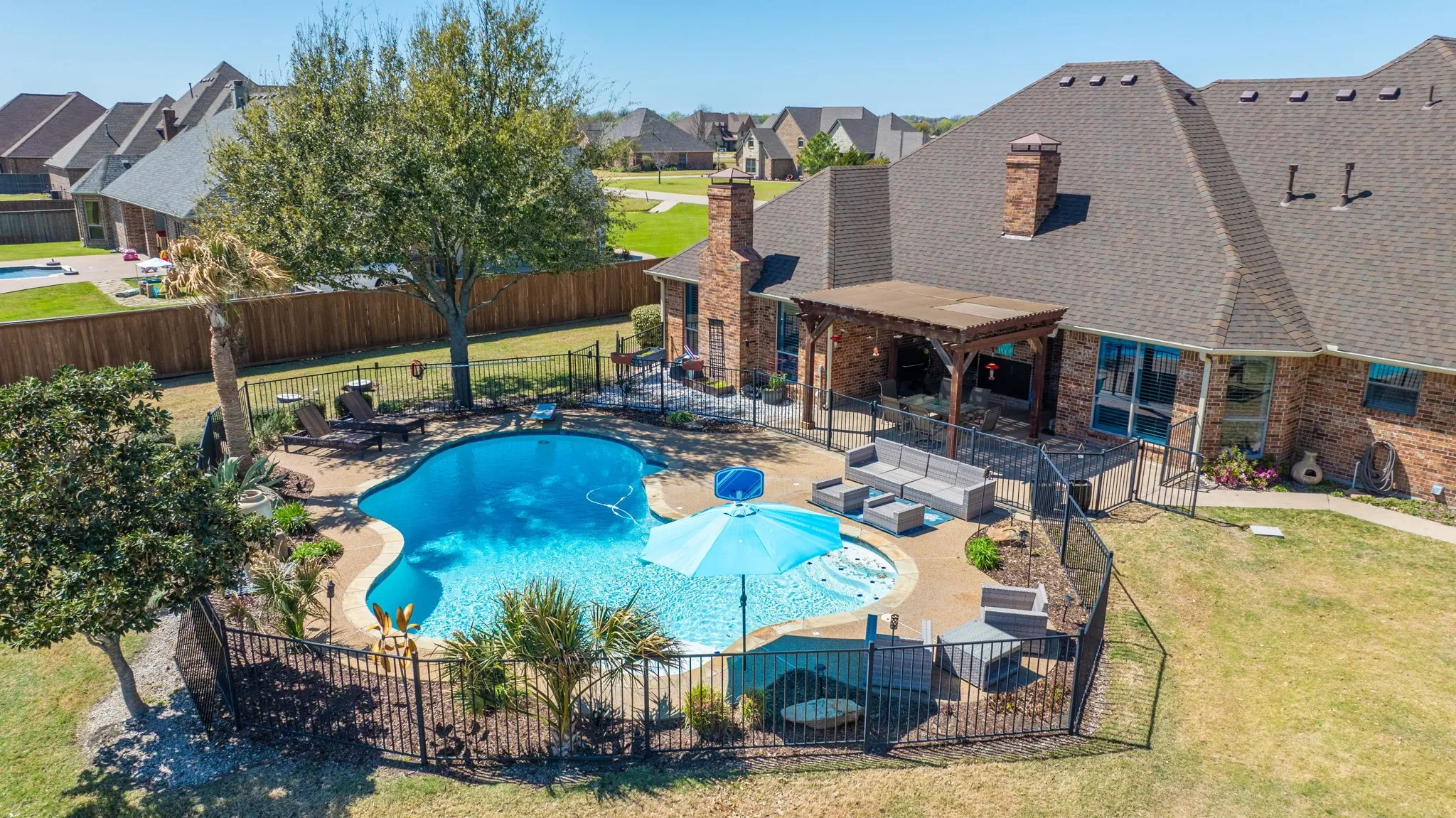 Single Family Residence For Sale in Kaufman County , 18066 Langford Lane, Talty, Texas 75126, 5 Bedroom, 4 Bathroom, 3 Garage spaces, 3,817 Sqft, built in 2005, mls#21401249, Real Estate Agent in Talty, Homes For Sale in Kaufman county, Homes For Sale in Talty, Realtor in Talty Texas, Real Estate Brokerage Independent Realty Texas, Luminita Cordes Realtor