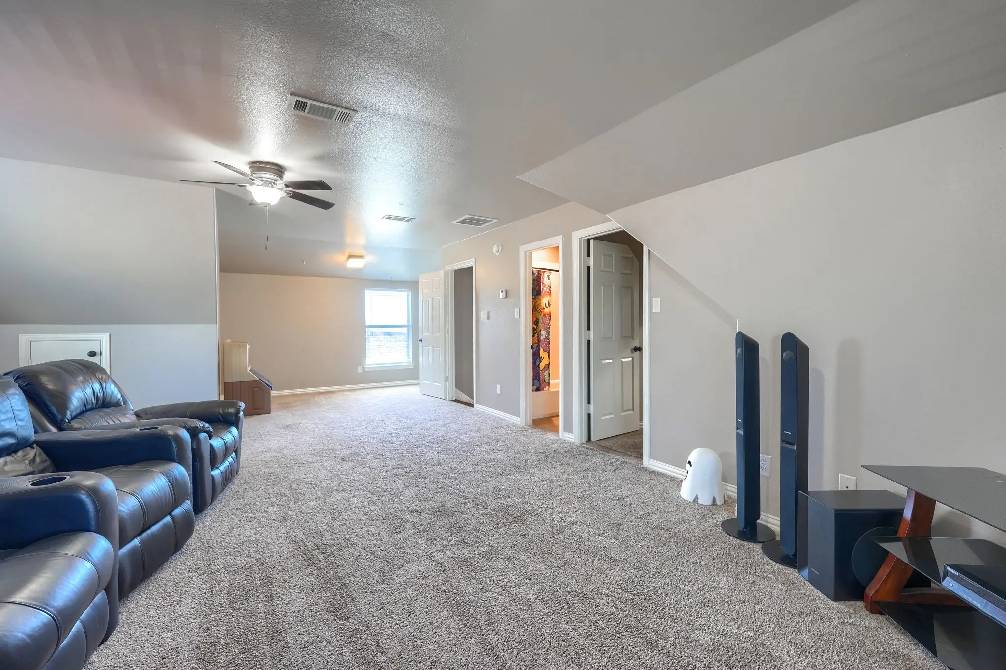 Single Family Residence For Sale in Kaufman County , 18066 Langford Lane, Talty, Texas 75126, 5 Bedroom, 4 Bathroom, 3 Garage spaces, 3,817 Sqft, built in 2005, mls#21401249, Real Estate Agent in Talty, Homes For Sale in Kaufman county, Homes For Sale in Talty, Realtor in Talty Texas, Real Estate Brokerage Independent Realty Texas, Luminita Cordes Realtor