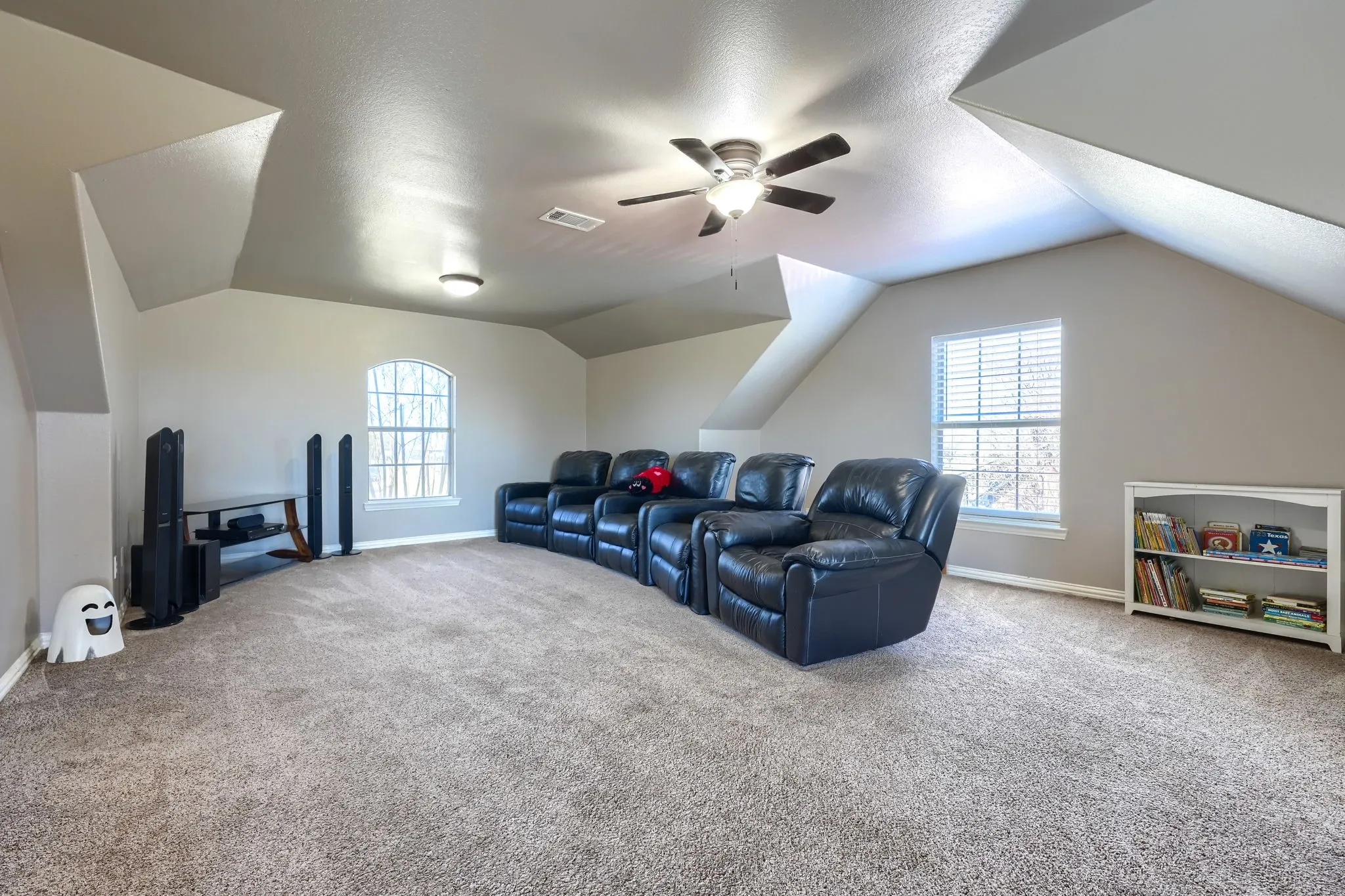 Single Family Residence For Sale in Kaufman County , 18066 Langford Lane, Talty, Texas 75126, 5 Bedroom, 4 Bathroom, 3 Garage spaces, 3,817 Sqft, built in 2005, mls#21401249, Real Estate Agent in Talty, Homes For Sale in Kaufman county, Homes For Sale in Talty, Realtor in Talty Texas, Real Estate Brokerage Independent Realty Texas, Luminita Cordes Realtor