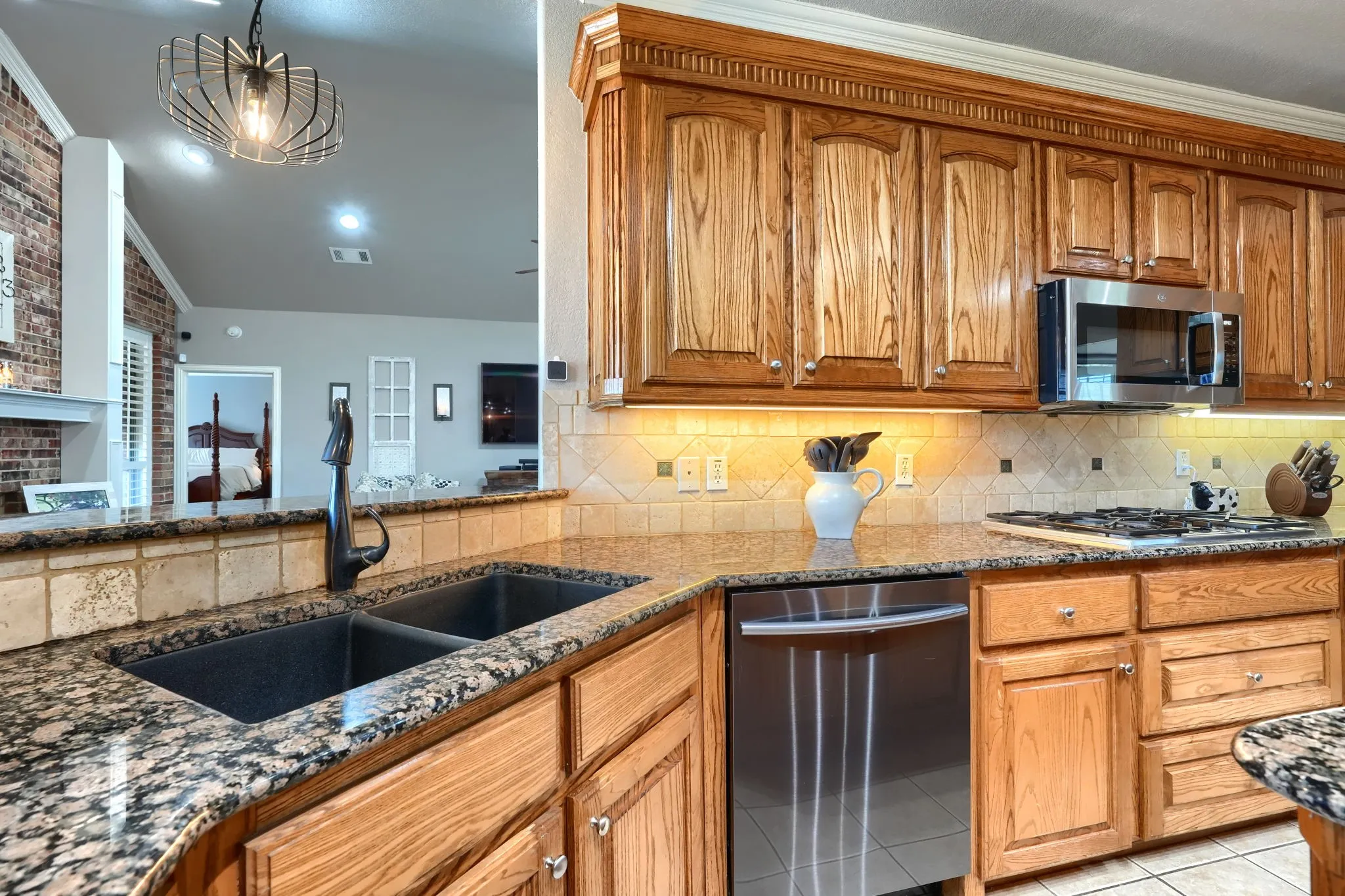 Single Family Residence For Sale in Kaufman County , 18066 Langford Lane, Talty, Texas 75126, 5 Bedroom, 4 Bathroom, 3 Garage spaces, 3,817 Sqft, built in 2005, mls#21401249, Real Estate Agent in Talty, Homes For Sale in Kaufman county, Homes For Sale in Talty, Realtor in Talty Texas, Real Estate Brokerage Independent Realty Texas, Luminita Cordes Realtor