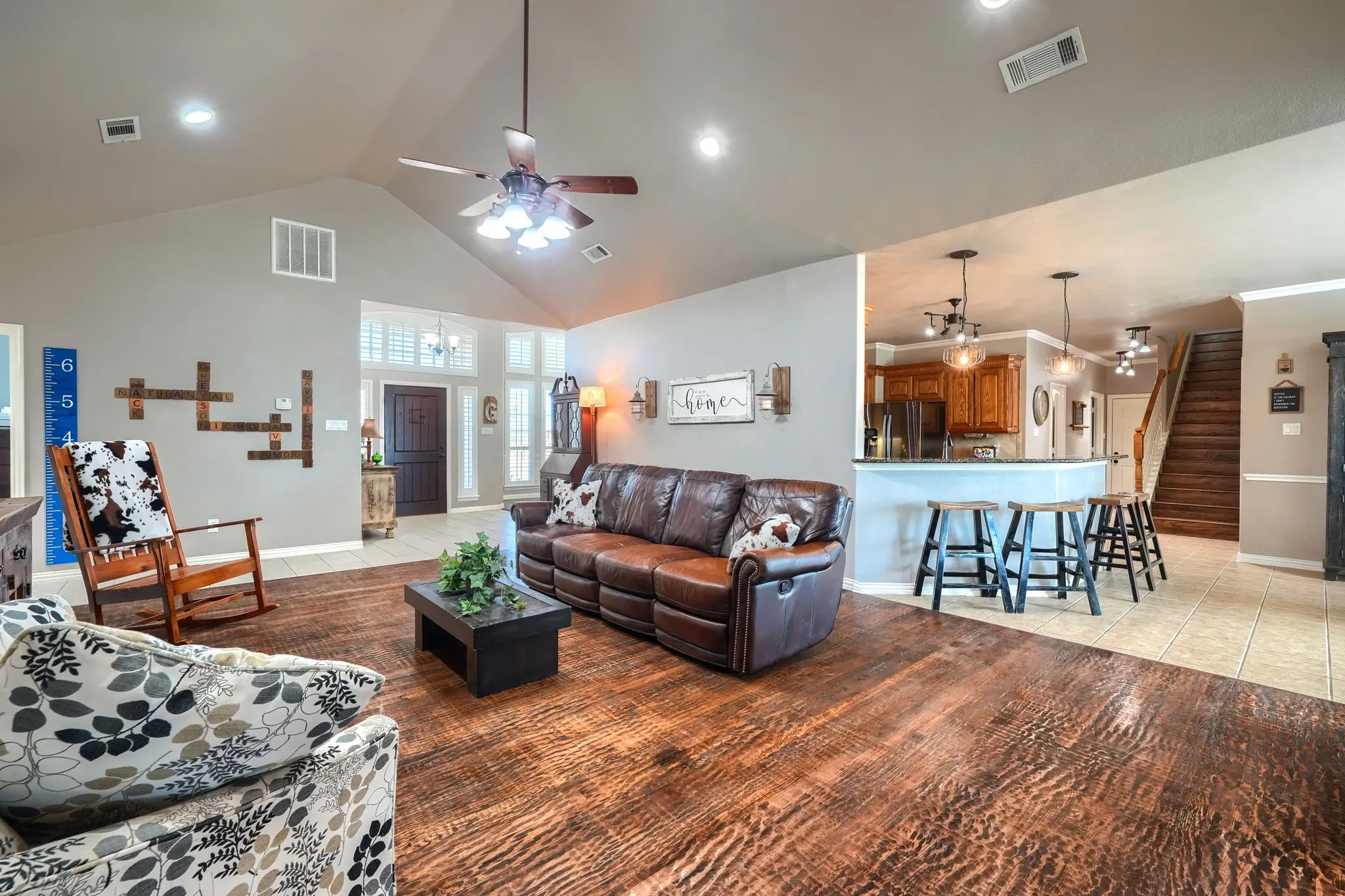 Single Family Residence For Sale in Kaufman County , 18066 Langford Lane, Talty, Texas 75126, 5 Bedroom, 4 Bathroom, 3 Garage spaces, 3,817 Sqft, built in 2005, mls#21401249, Real Estate Agent in Talty, Homes For Sale in Kaufman county, Homes For Sale in Talty, Realtor in Talty Texas, Real Estate Brokerage Independent Realty Texas, Luminita Cordes Realtor