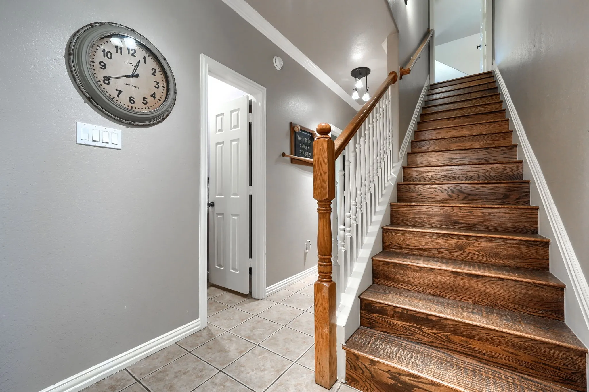 Single Family Residence For Sale in Kaufman County , 18066 Langford Lane, Talty, Texas 75126, 5 Bedroom, 4 Bathroom, 3 Garage spaces, 3,817 Sqft, built in 2005, mls#21401249, Real Estate Agent in Talty, Homes For Sale in Kaufman county, Homes For Sale in Talty, Realtor in Talty Texas, Real Estate Brokerage Independent Realty Texas, Luminita Cordes Realtor