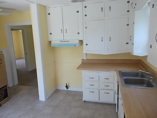 Single Family Residence For Rent in Taylor County , 933 Peach Street, Abilene, Texas 79602, 2 Bedroom, 1 Bathroom, Garage spaces, 832 Sqft, built in 1949, mls#21401254, Real Estate Agent in Abilene, Homes For Rent in Taylor county, Homes For Rent in Abilene, Realtor in Abilene Texas, Real Estate Brokerage Independent Realty Texas, Luminita Cordes Realtor