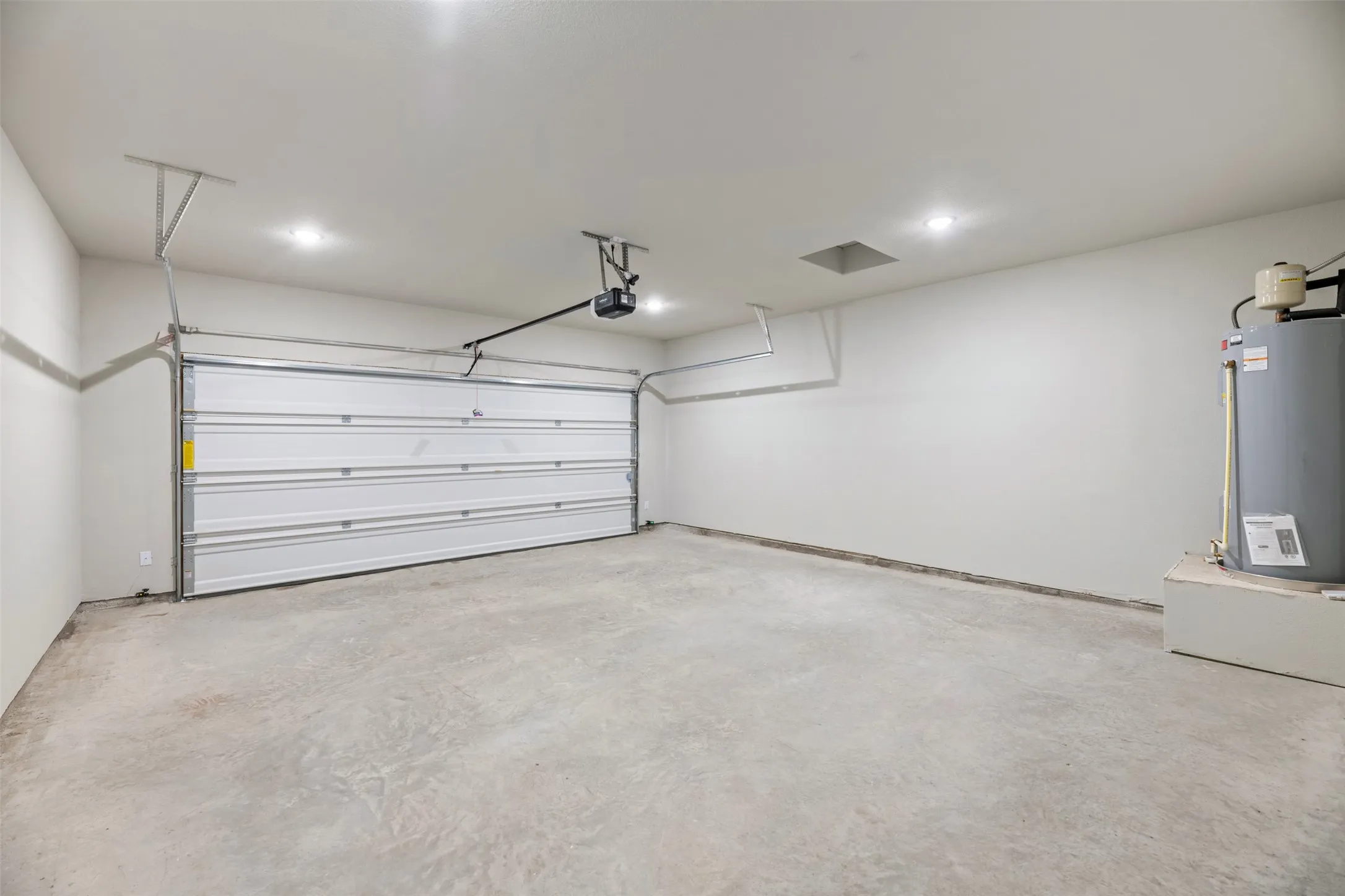 Triplex For Rent in Ellis County , 4060 Le Croy Court, Midlothian, Texas 76065, 3 Bedroom, 3 Bathroom, 2 Garage spaces, 1,838 Sqft, built in 2025, mls#21401255, Real Estate Agent in Midlothian, Homes For Rent in Ellis county, Homes For Rent in Midlothian, Realtor in Midlothian Texas, Real Estate Brokerage Independent Realty Texas, Luminita Cordes Realtor