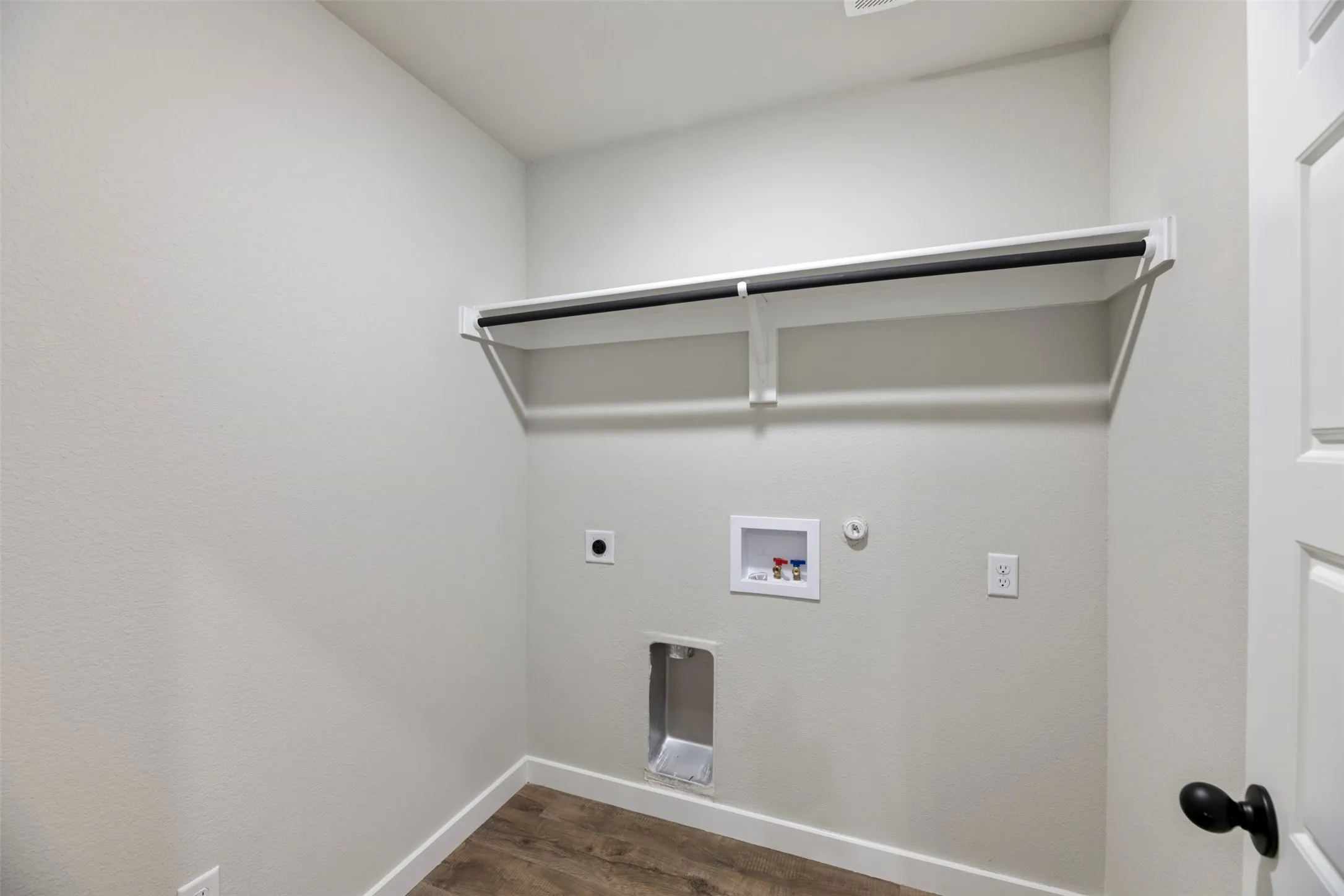 Triplex For Rent in Ellis County , 4060 Le Croy Court, Midlothian, Texas 76065, 3 Bedroom, 3 Bathroom, 2 Garage spaces, 1,838 Sqft, built in 2025, mls#21401255, Real Estate Agent in Midlothian, Homes For Rent in Ellis county, Homes For Rent in Midlothian, Realtor in Midlothian Texas, Real Estate Brokerage Independent Realty Texas, Luminita Cordes Realtor