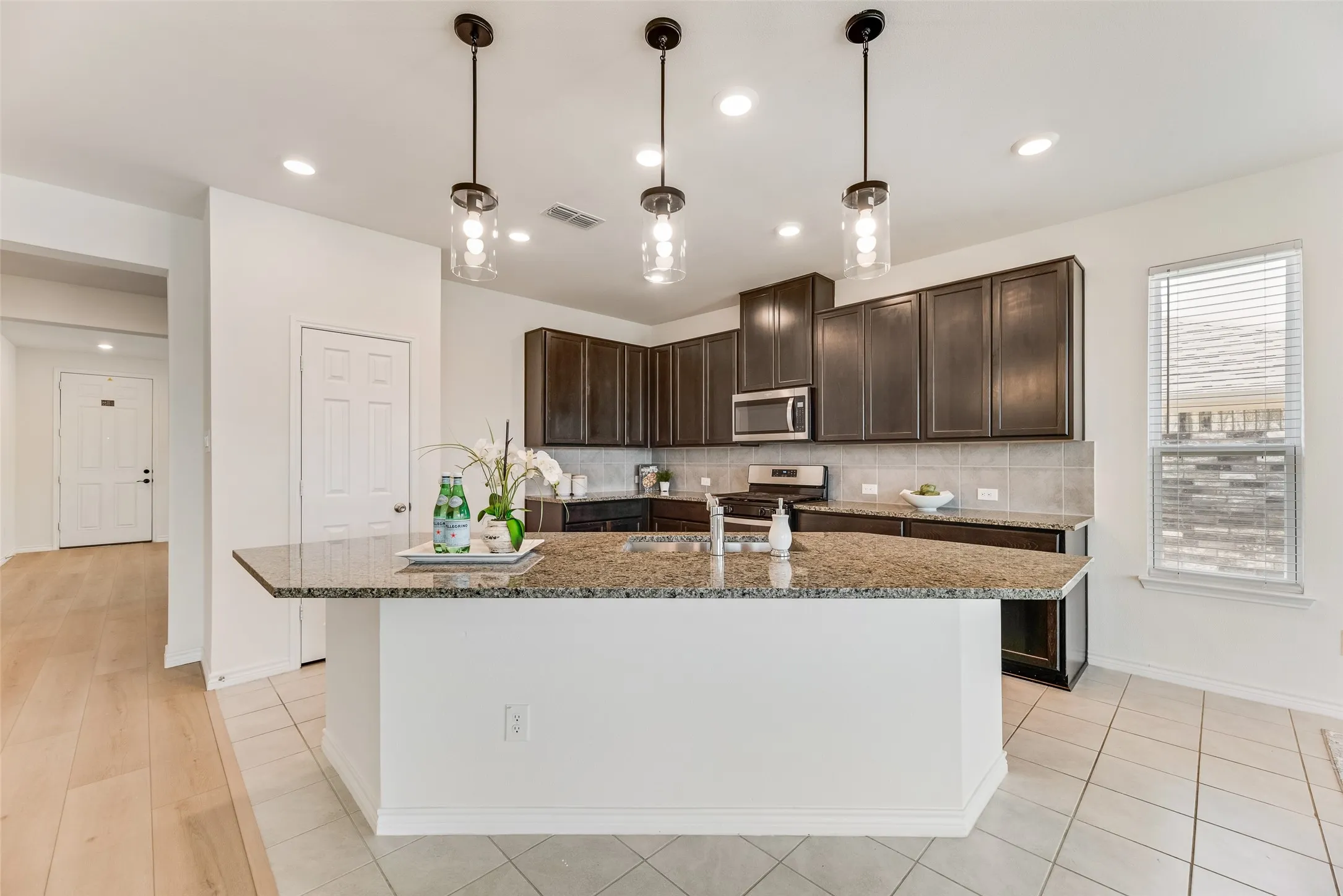 Single Family Residence For Rent in Denton County , 977 Adair Drive, Aubrey, Texas 76227, 4 Bedroom, 4 Bathroom, 2 Garage spaces, 3,033 Sqft, built in 2023, mls#21401257, Real Estate Agent in Aubrey, Homes For Rent in Denton county, Homes For Rent in Aubrey, Realtor in Aubrey Texas, Real Estate Brokerage Independent Realty Texas, Luminita Cordes Realtor