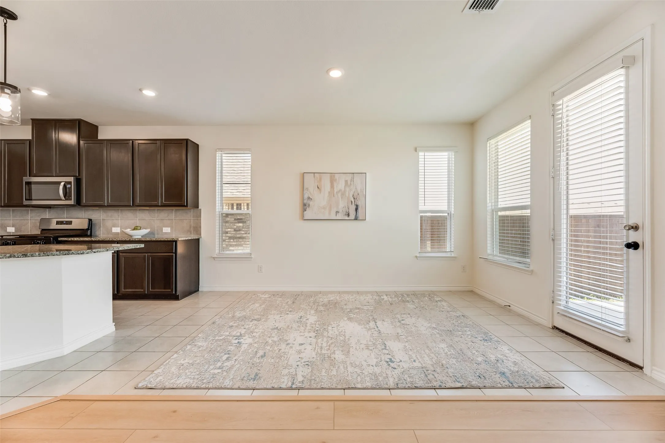 Single Family Residence For Rent in Denton County , 977 Adair Drive, Aubrey, Texas 76227, 4 Bedroom, 4 Bathroom, 2 Garage spaces, 3,033 Sqft, built in 2023, mls#21401257, Real Estate Agent in Aubrey, Homes For Rent in Denton county, Homes For Rent in Aubrey, Realtor in Aubrey Texas, Real Estate Brokerage Independent Realty Texas, Luminita Cordes Realtor