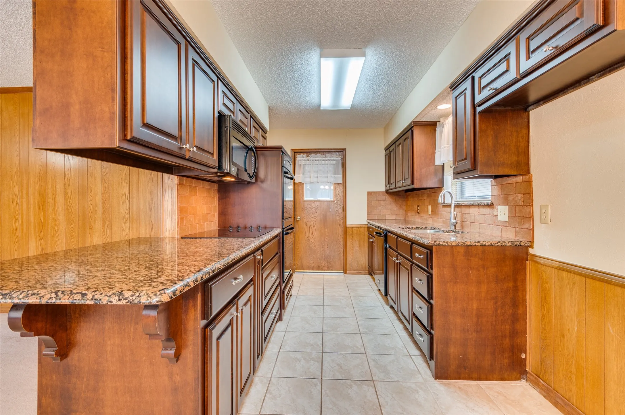Single Family Residence For Sale in Dallas County , 2008 Rocky Cove, Irving, Texas 75060, 3 Bedroom, 2 Bathroom, 2 Garage spaces, 1,620 Sqft, built in 1973, mls#21401126, Real Estate Agent in Irving, Homes For Sale in Dallas county, Homes For Sale in Irving, Realtor in Irving Texas, Real Estate Brokerage Independent Realty Texas, Luminita Cordes Realtor