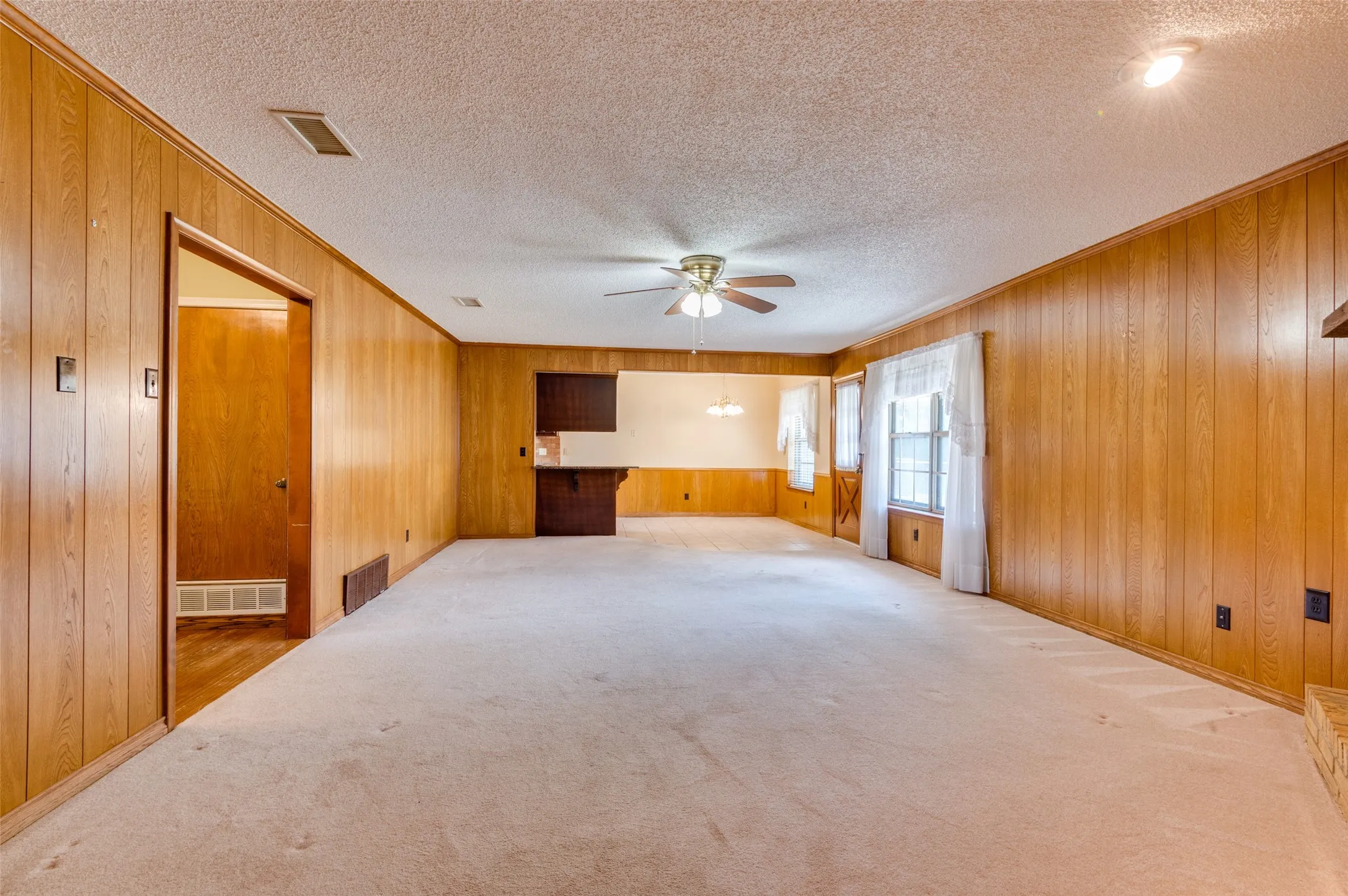 Single Family Residence For Sale in Dallas County , 2008 Rocky Cove, Irving, Texas 75060, 3 Bedroom, 2 Bathroom, 2 Garage spaces, 1,620 Sqft, built in 1973, mls#21401126, Real Estate Agent in Irving, Homes For Sale in Dallas county, Homes For Sale in Irving, Realtor in Irving Texas, Real Estate Brokerage Independent Realty Texas, Luminita Cordes Realtor