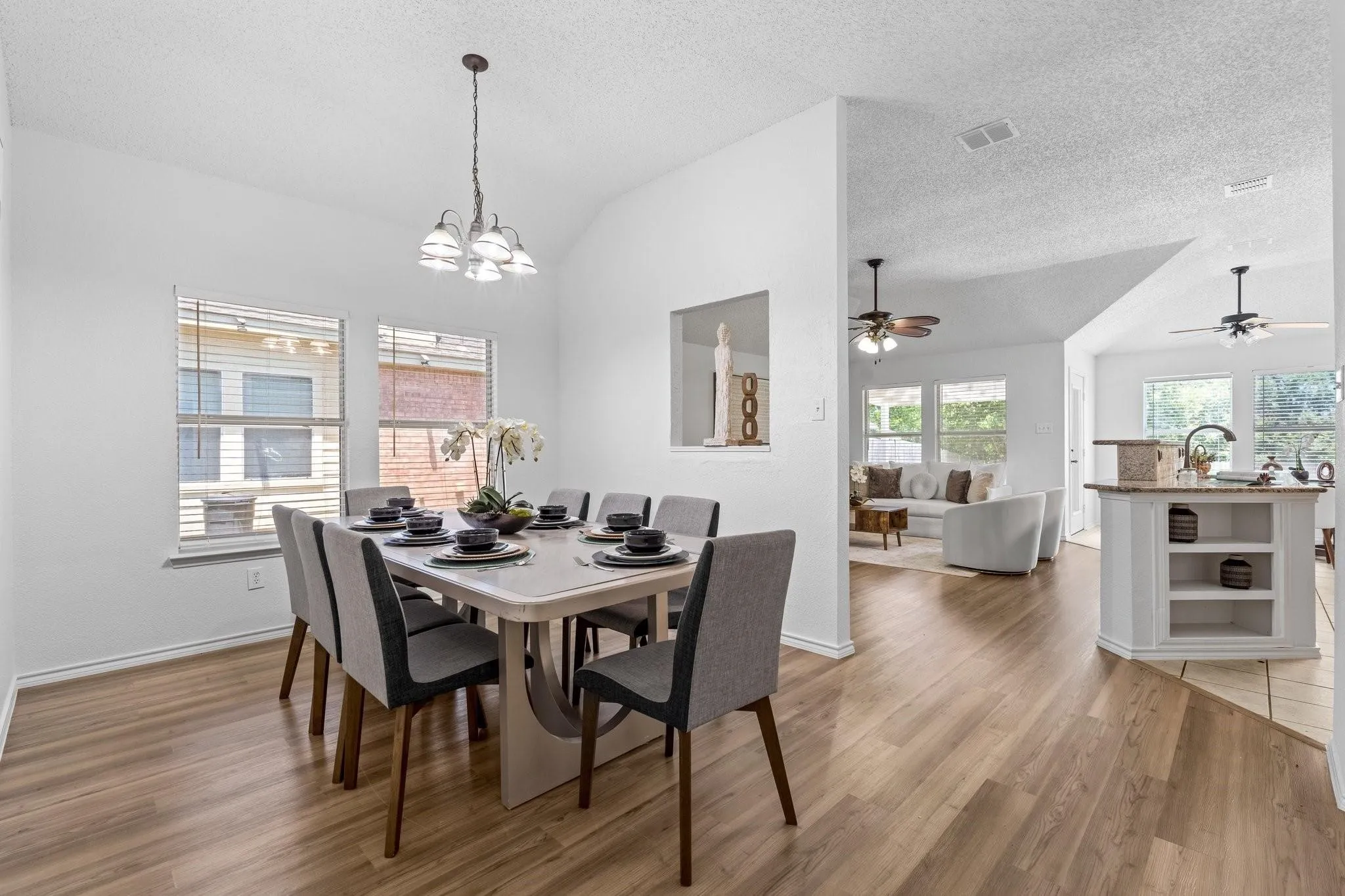 Single Family Residence For Rent in Kaufman County , 1132 Singletree Drive, Forney, Texas 75126, 4 Bedroom, 2 Bathroom, 1 Garage spaces, 1,902 Sqft, built in 2002, mls#21401265, Real Estate Agent in Forney, Homes For Rent in Kaufman county, Homes For Rent in Forney, Realtor in Forney Texas, Real Estate Brokerage Independent Realty Texas, Luminita Cordes Realtor