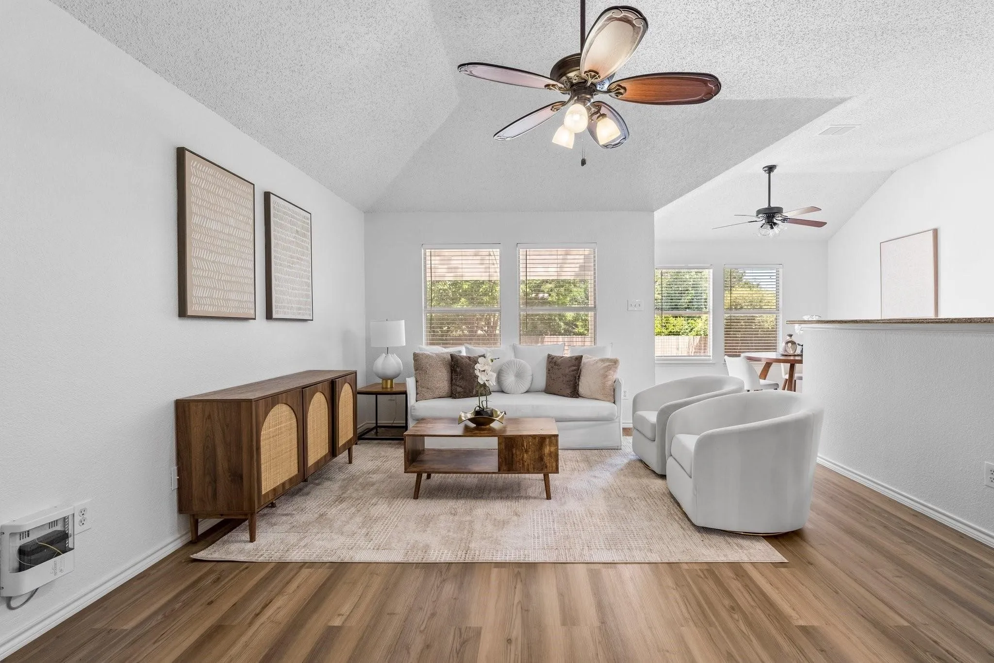 Single Family Residence For Rent in Kaufman County , 1132 Singletree Drive, Forney, Texas 75126, 4 Bedroom, 2 Bathroom, 1 Garage spaces, 1,902 Sqft, built in 2002, mls#21401265, Real Estate Agent in Forney, Homes For Rent in Kaufman county, Homes For Rent in Forney, Realtor in Forney Texas, Real Estate Brokerage Independent Realty Texas, Luminita Cordes Realtor