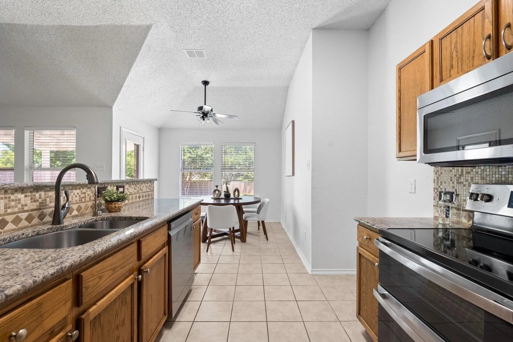 Single Family Residence For Rent in Kaufman County , 1132 Singletree Drive, Forney, Texas 75126, 4 Bedroom, 2 Bathroom, 1 Garage spaces, 1,902 Sqft, built in 2002, mls#21401265, Real Estate Agent in Forney, Homes For Rent in Kaufman county, Homes For Rent in Forney, Realtor in Forney Texas, Real Estate Brokerage Independent Realty Texas, Luminita Cordes Realtor