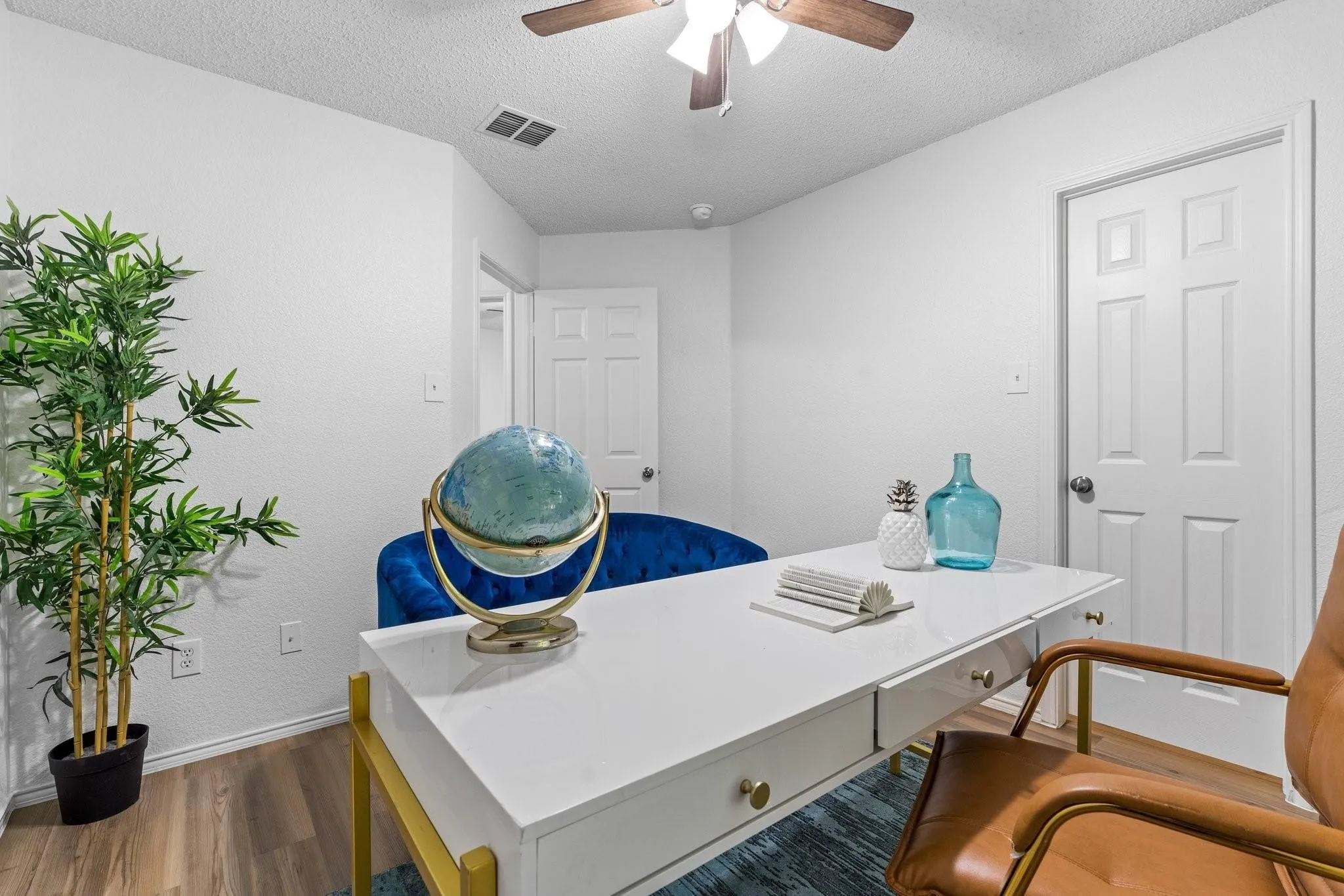 Single Family Residence For Rent in Kaufman County , 1132 Singletree Drive, Forney, Texas 75126, 4 Bedroom, 2 Bathroom, 1 Garage spaces, 1,902 Sqft, built in 2002, mls#21401265, Real Estate Agent in Forney, Homes For Rent in Kaufman county, Homes For Rent in Forney, Realtor in Forney Texas, Real Estate Brokerage Independent Realty Texas, Luminita Cordes Realtor