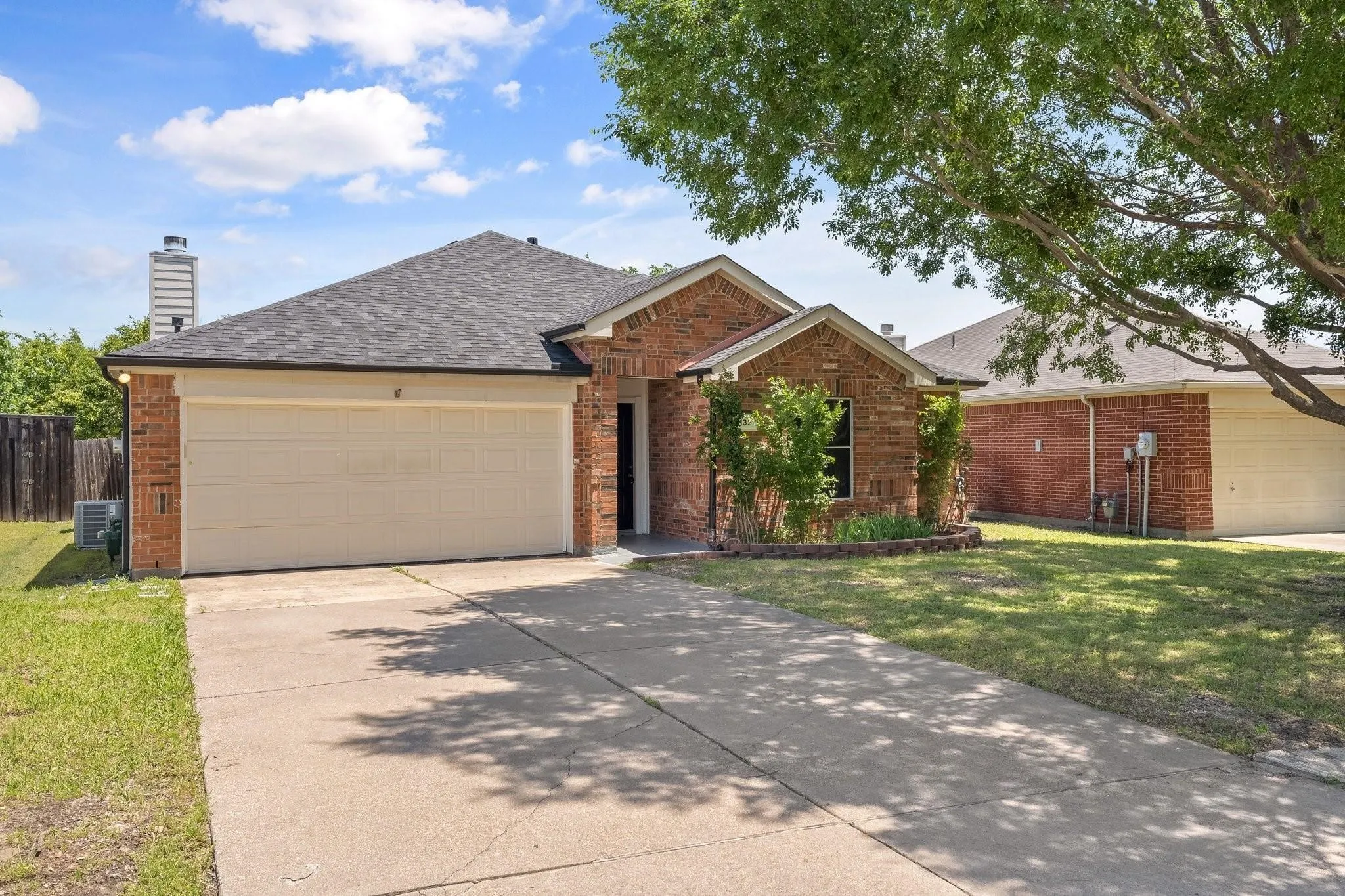 Single Family Residence For Rent in Kaufman County , 1132 Singletree Drive, Forney, Texas 75126, 4 Bedroom, 2 Bathroom, 1 Garage spaces, 1,902 Sqft, built in 2002, mls#21401265, Real Estate Agent in Forney, Homes For Rent in Kaufman county, Homes For Rent in Forney, Realtor in Forney Texas, Real Estate Brokerage Independent Realty Texas, Luminita Cordes Realtor