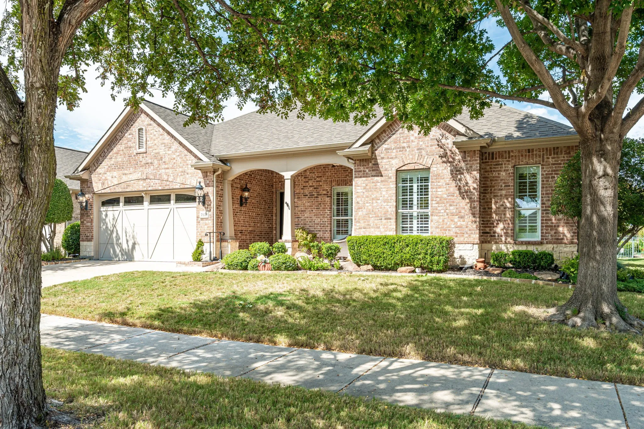 Single Family Residence For Sale in Denton County , 7159 Maumee Valley Court, Frisco, Texas 75036, 3 Bedroom, 3 Bathroom, 2 Garage spaces, 2,867 Sqft, built in 2008, mls#21397690, Real Estate Agent in Frisco, Homes For Sale in Denton county, Homes For Sale in Frisco, Realtor in Frisco Texas, Real Estate Brokerage Independent Realty Texas, Luminita Cordes Realtor