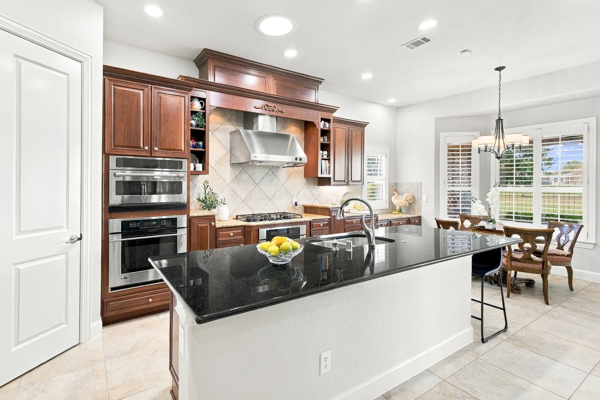 Single Family Residence For Sale in Denton County , 7159 Maumee Valley Court, Frisco, Texas 75036, 3 Bedroom, 3 Bathroom, 2 Garage spaces, 2,867 Sqft, built in 2008, mls#21397690, Real Estate Agent in Frisco, Homes For Sale in Denton county, Homes For Sale in Frisco, Realtor in Frisco Texas, Real Estate Brokerage Independent Realty Texas, Luminita Cordes Realtor