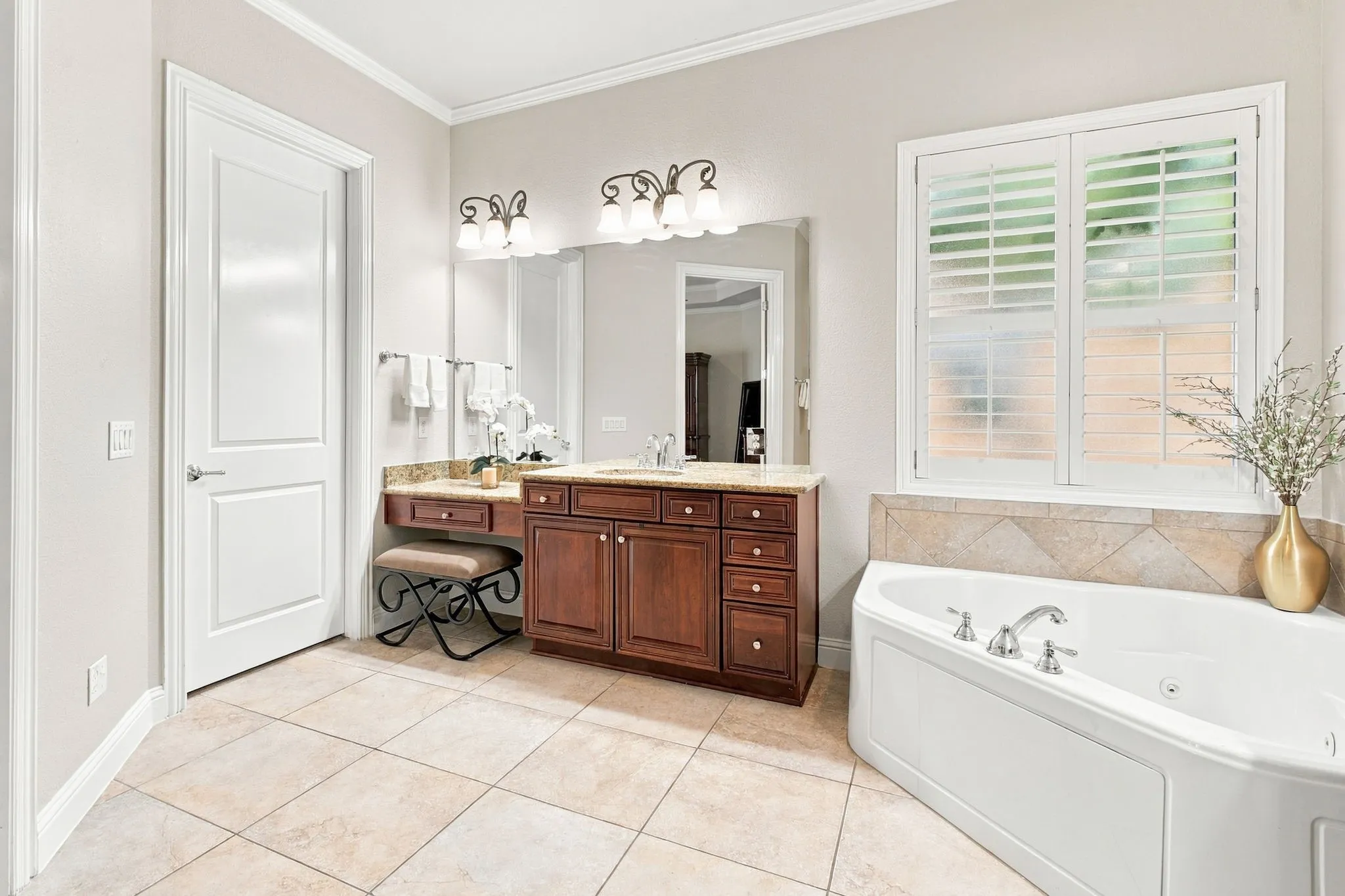 Single Family Residence For Sale in Denton County , 7159 Maumee Valley Court, Frisco, Texas 75036, 3 Bedroom, 3 Bathroom, 2 Garage spaces, 2,867 Sqft, built in 2008, mls#21397690, Real Estate Agent in Frisco, Homes For Sale in Denton county, Homes For Sale in Frisco, Realtor in Frisco Texas, Real Estate Brokerage Independent Realty Texas, Luminita Cordes Realtor