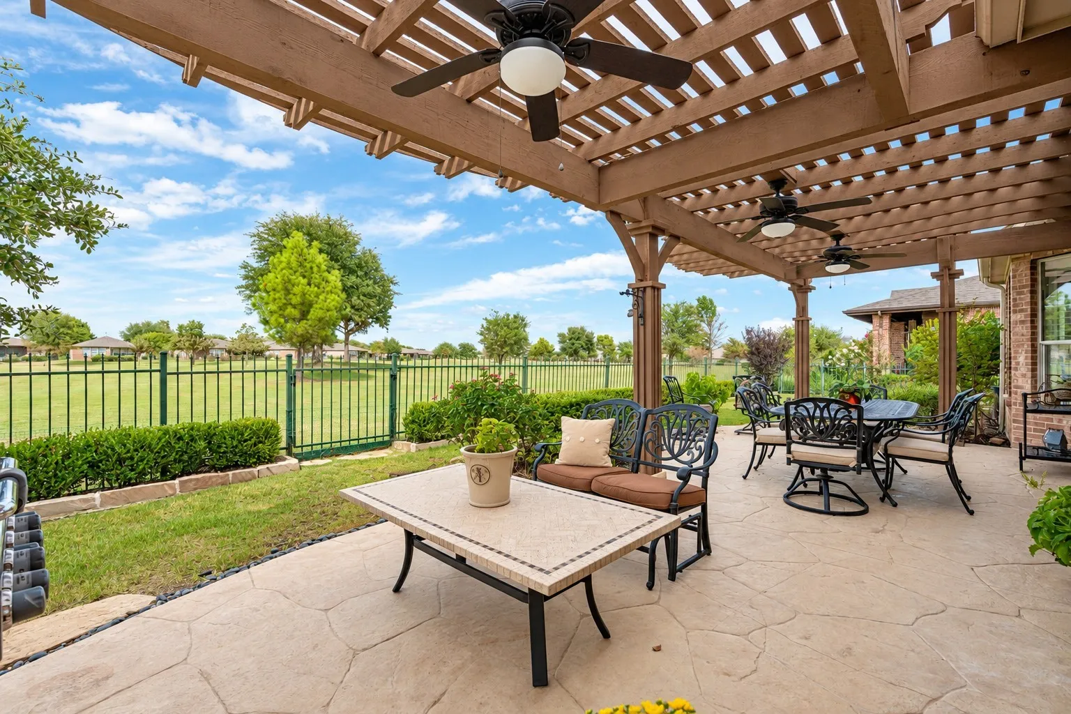 Single Family Residence For Sale in Denton County , 7159 Maumee Valley Court, Frisco, Texas 75036, 3 Bedroom, 3 Bathroom, 2 Garage spaces, 2,867 Sqft, built in 2008, mls#21397690, Real Estate Agent in Frisco, Homes For Sale in Denton county, Homes For Sale in Frisco, Realtor in Frisco Texas, Real Estate Brokerage Independent Realty Texas, Luminita Cordes Realtor
