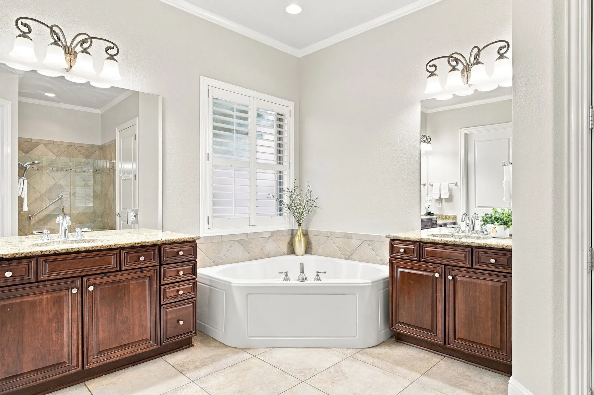 Single Family Residence For Sale in Denton County , 7159 Maumee Valley Court, Frisco, Texas 75036, 3 Bedroom, 3 Bathroom, 2 Garage spaces, 2,867 Sqft, built in 2008, mls#21397690, Real Estate Agent in Frisco, Homes For Sale in Denton county, Homes For Sale in Frisco, Realtor in Frisco Texas, Real Estate Brokerage Independent Realty Texas, Luminita Cordes Realtor