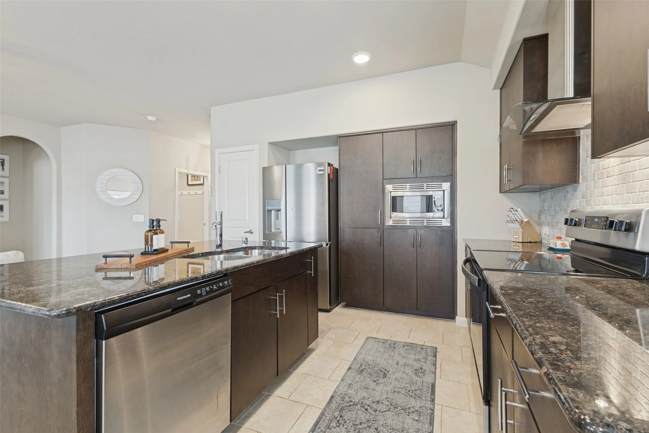 Single Family Residence For Sale in Collin County , 573 Providence Place, Lavon, Texas 75166, 3 Bedroom, 2 Bathroom, 2 Garage spaces, 1,538 Sqft, built in 2018, mls#21395054, Real Estate Agent in Lavon, Homes For Sale in Collin county, Homes For Sale in Lavon, Realtor in Lavon Texas, Real Estate Brokerage Independent Realty Texas, Luminita Cordes Realtor
